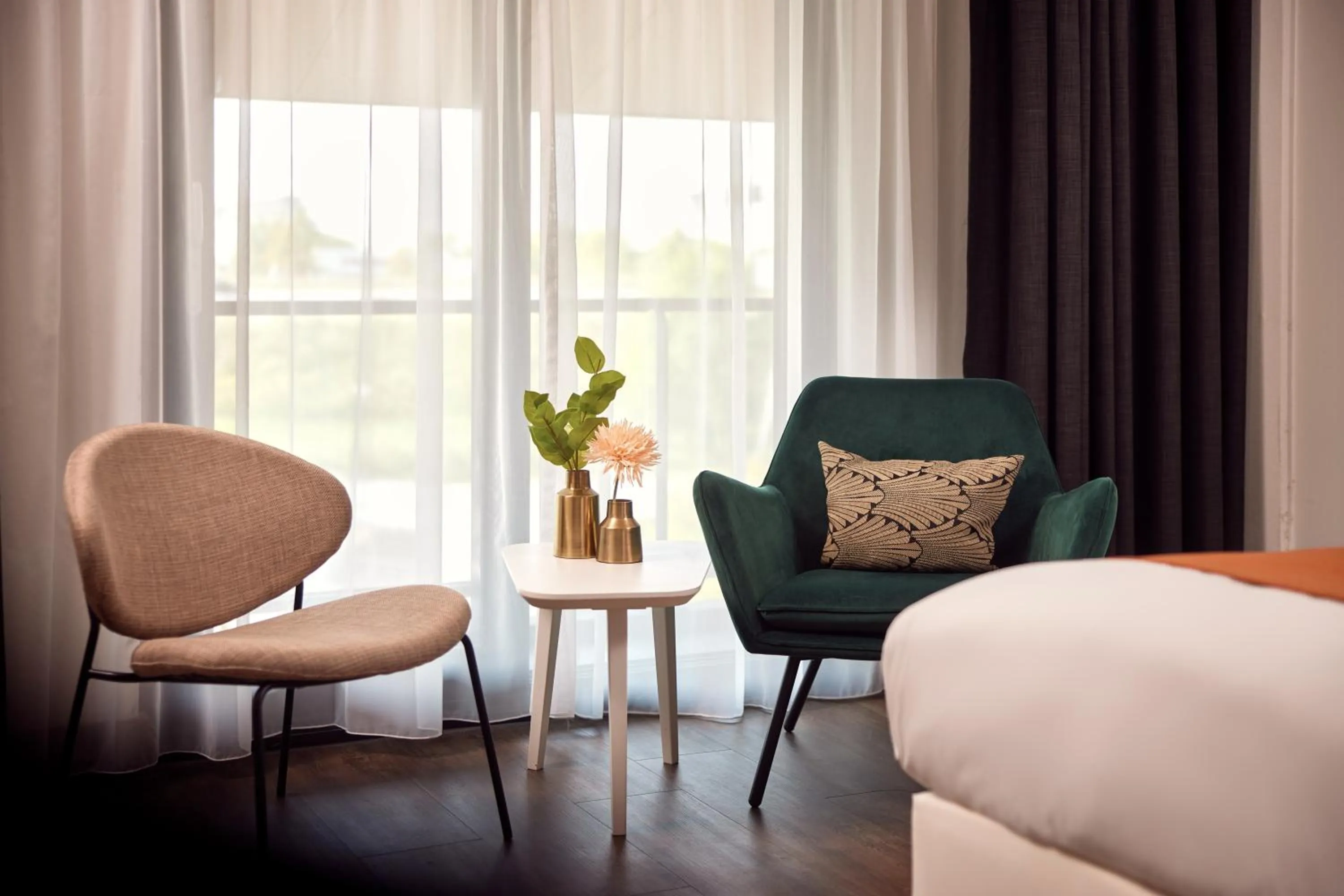 Seating area, Bed in Van der Valk Hotel Breukelen