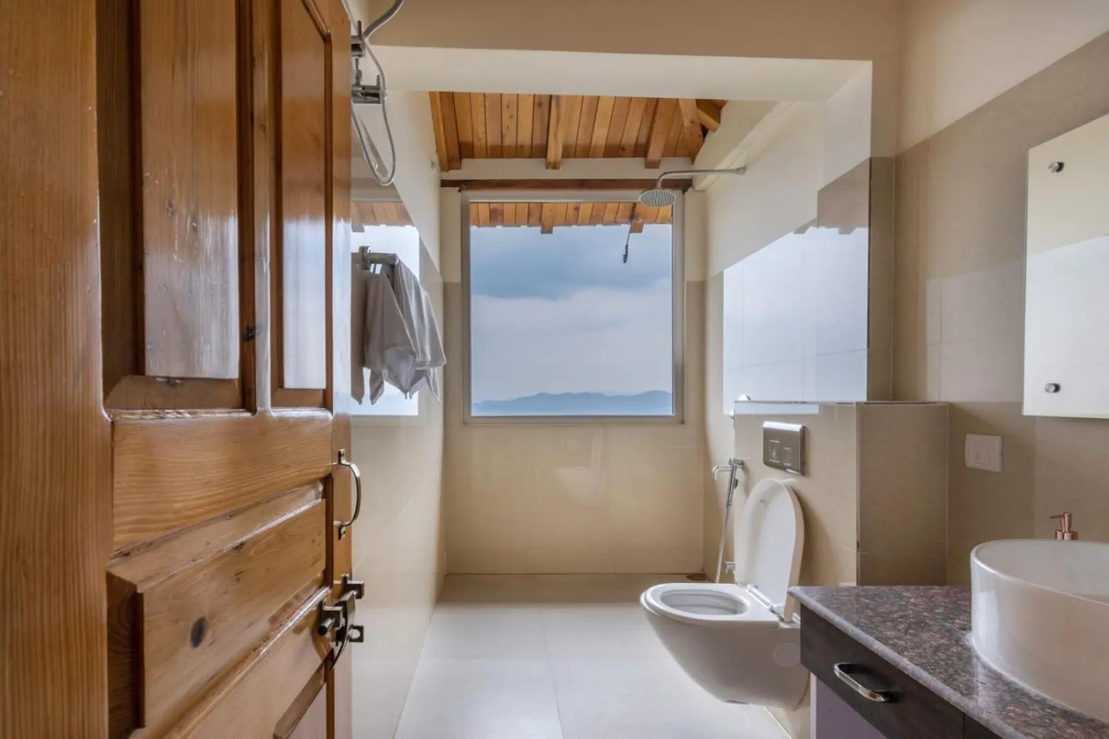 Bathroom in Shree Parijat Resort - Luxury Resort in Mukteshwar