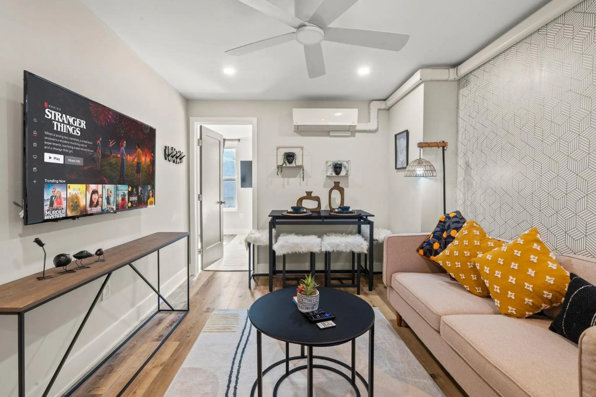 Apartment in 1 BR Passyunk Ave Stunner- Perfect Location