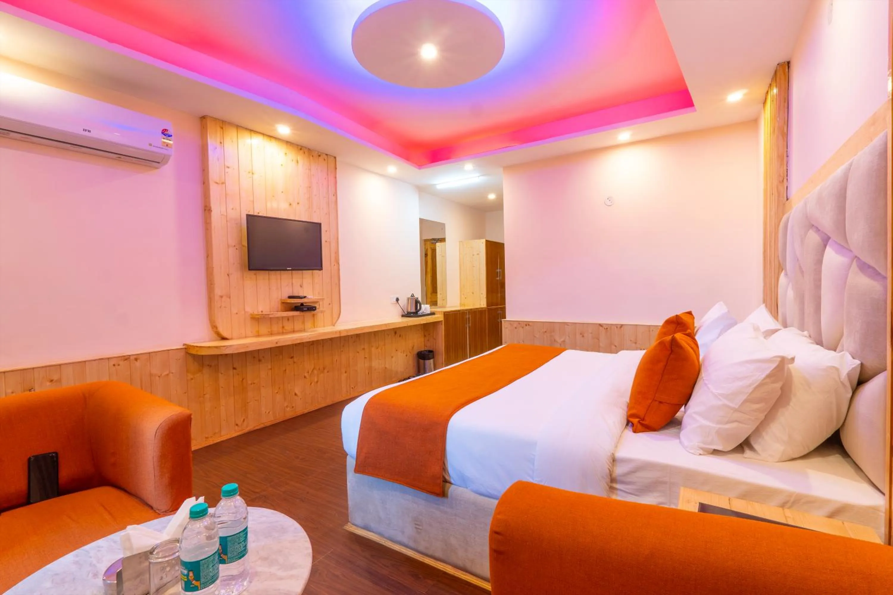 Bedroom, Bed in Hill River Resort By West Western -Property of the Year 2024-25 - Central Heated & Air Cooled, Near Mall Road