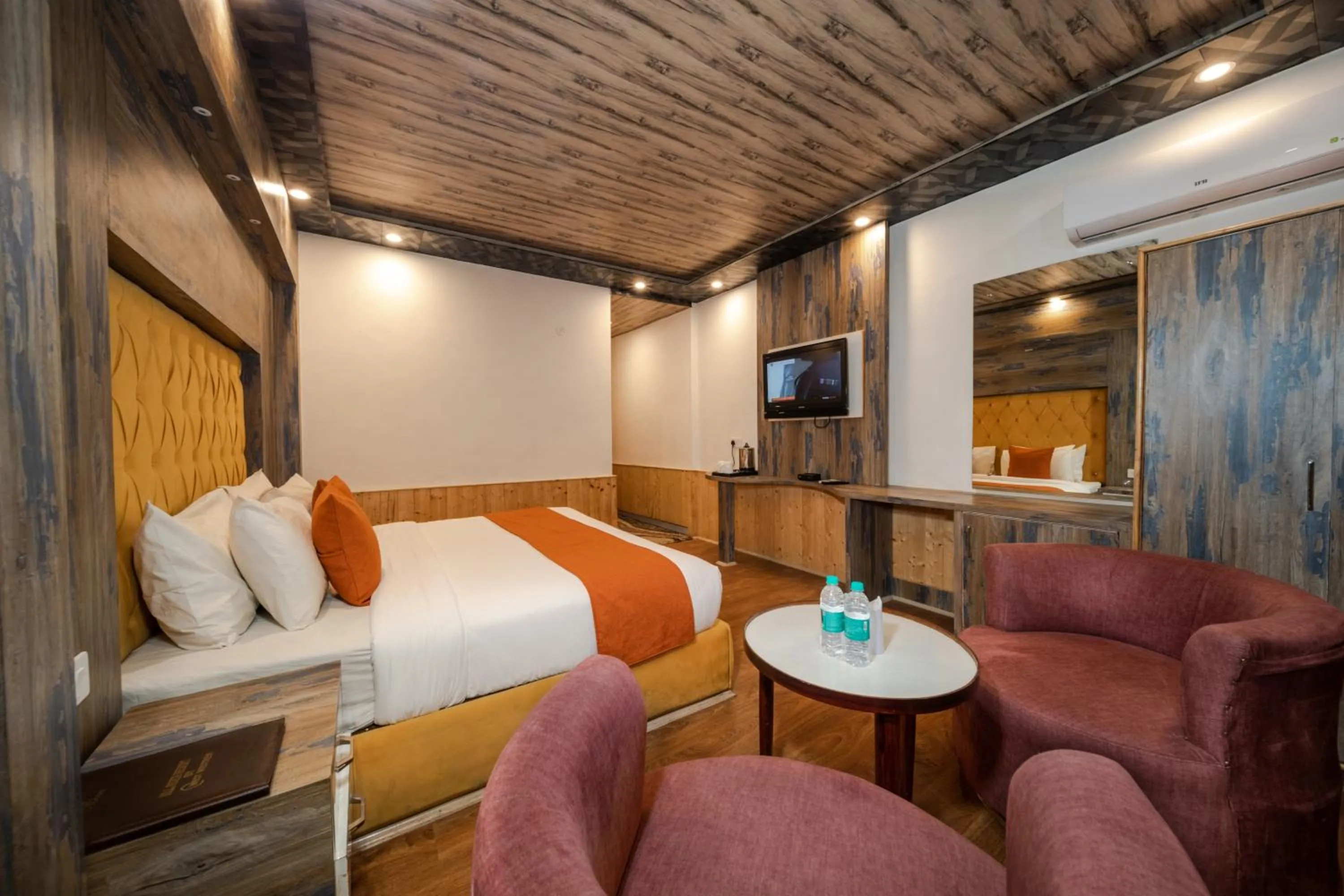 Bedroom, Bed in Hill River Resort By West Western -Property of the Year 2024-25 - Central Heated & Air Cooled, Near Mall Road