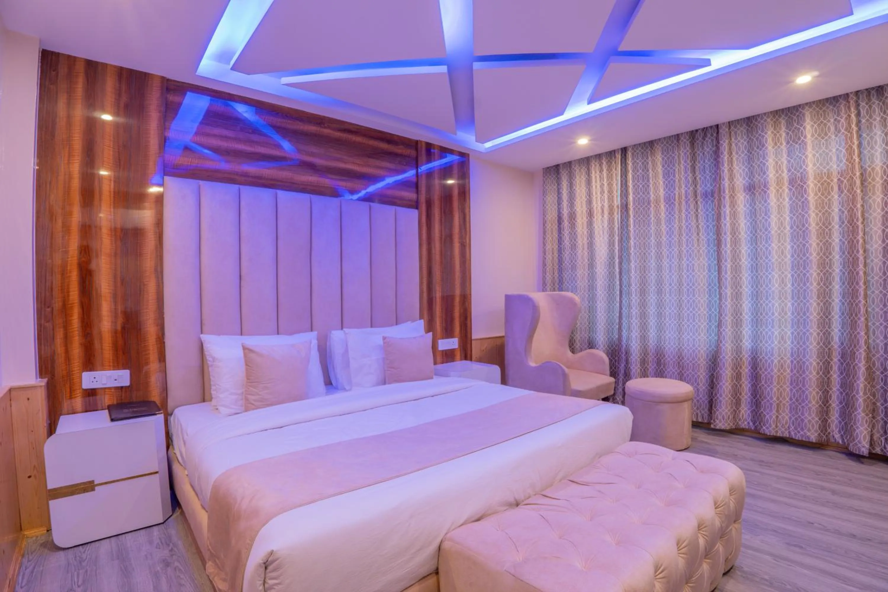 Bedroom, Bed in Hill River Resort By West Western -Property of the Year 2024-25 - Central Heated & Air Cooled, Near Mall Road