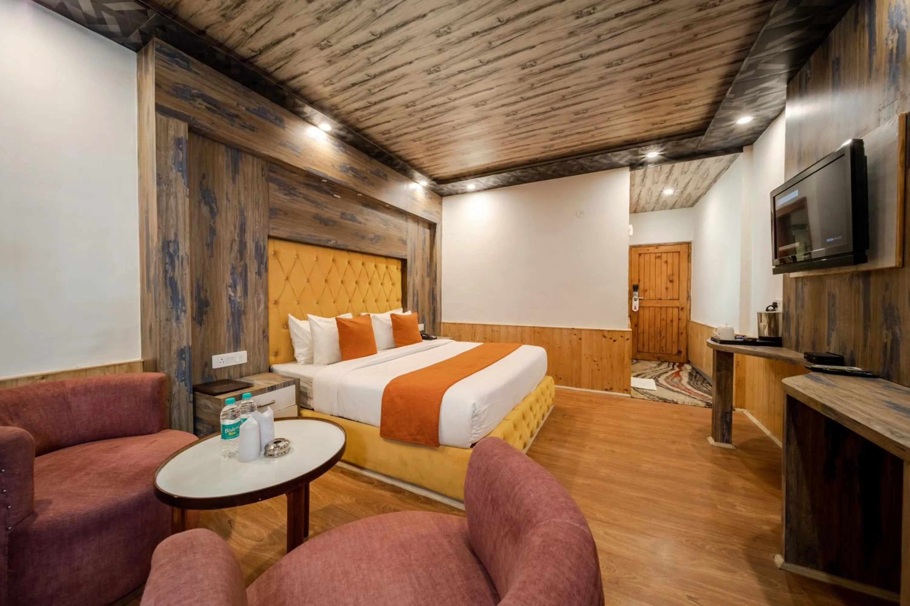 Bedroom in Hill River Resort By West Western -Property of the Year 2024-25 - Central Heated & Air Cooled, Near Mall Road