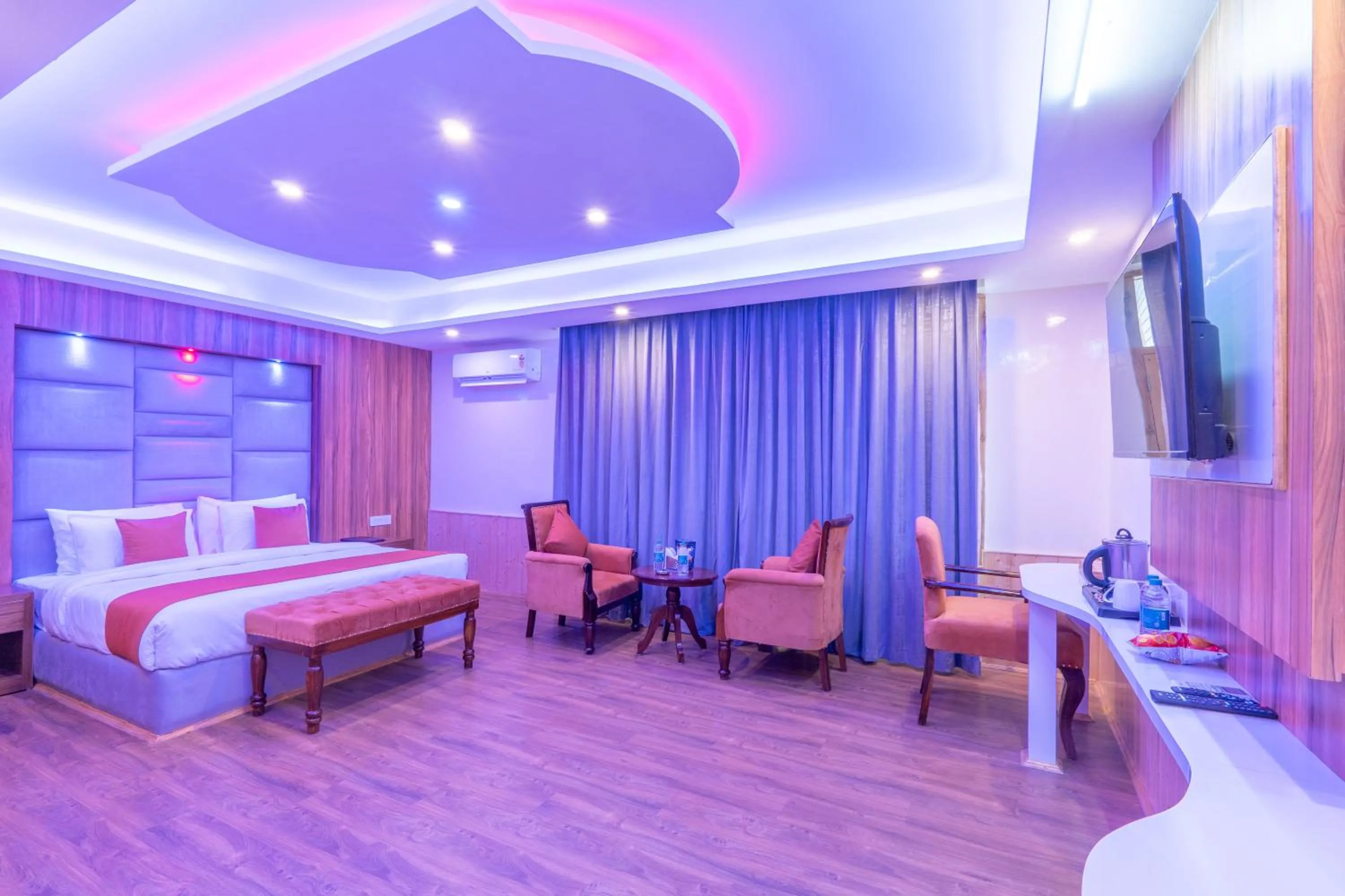 Photo of the whole room, Bed in Hill River Resort By West Western -Property of the Year 2024-25 - Central Heated & Air Cooled, Near Mall Road