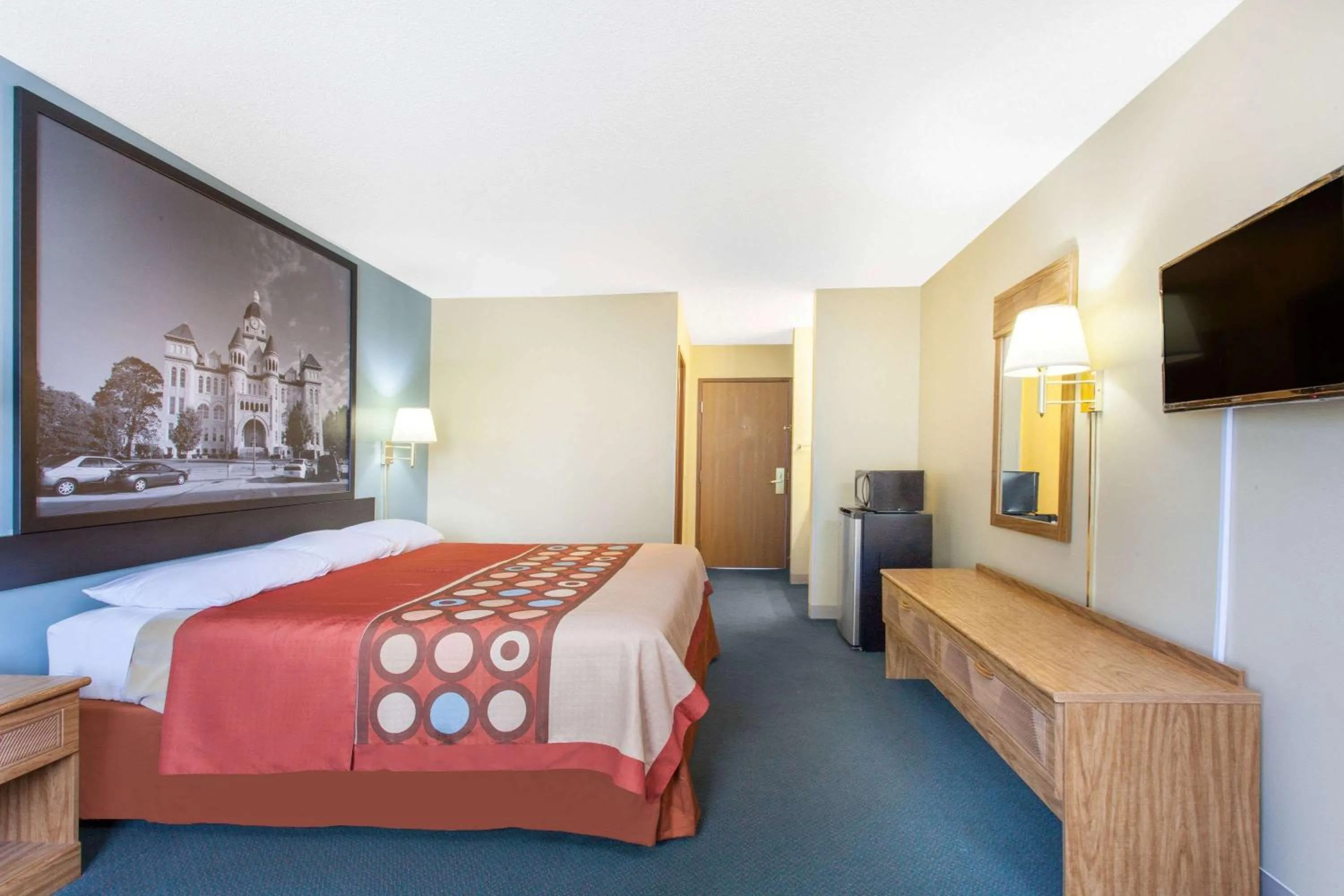 Superior King Room - Smoking in Super 8 by Wyndham Carthage