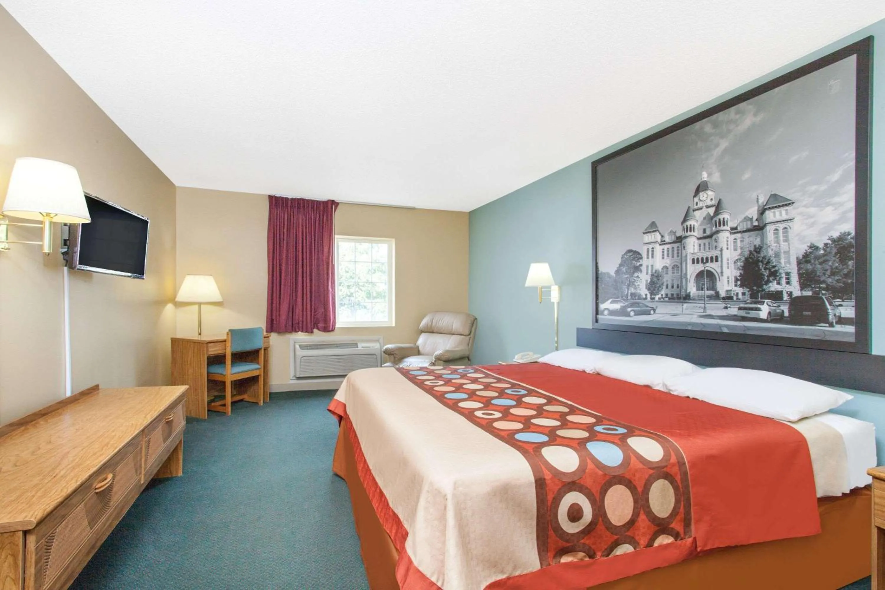 Superior King Room - Smoking in Super 8 by Wyndham Carthage