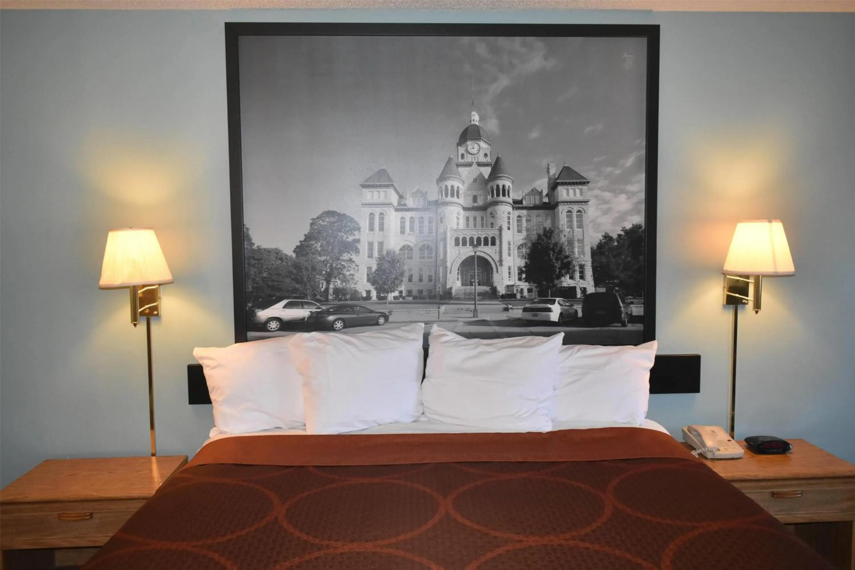 Photo of the whole room, Bed in Super 8 by Wyndham Carthage