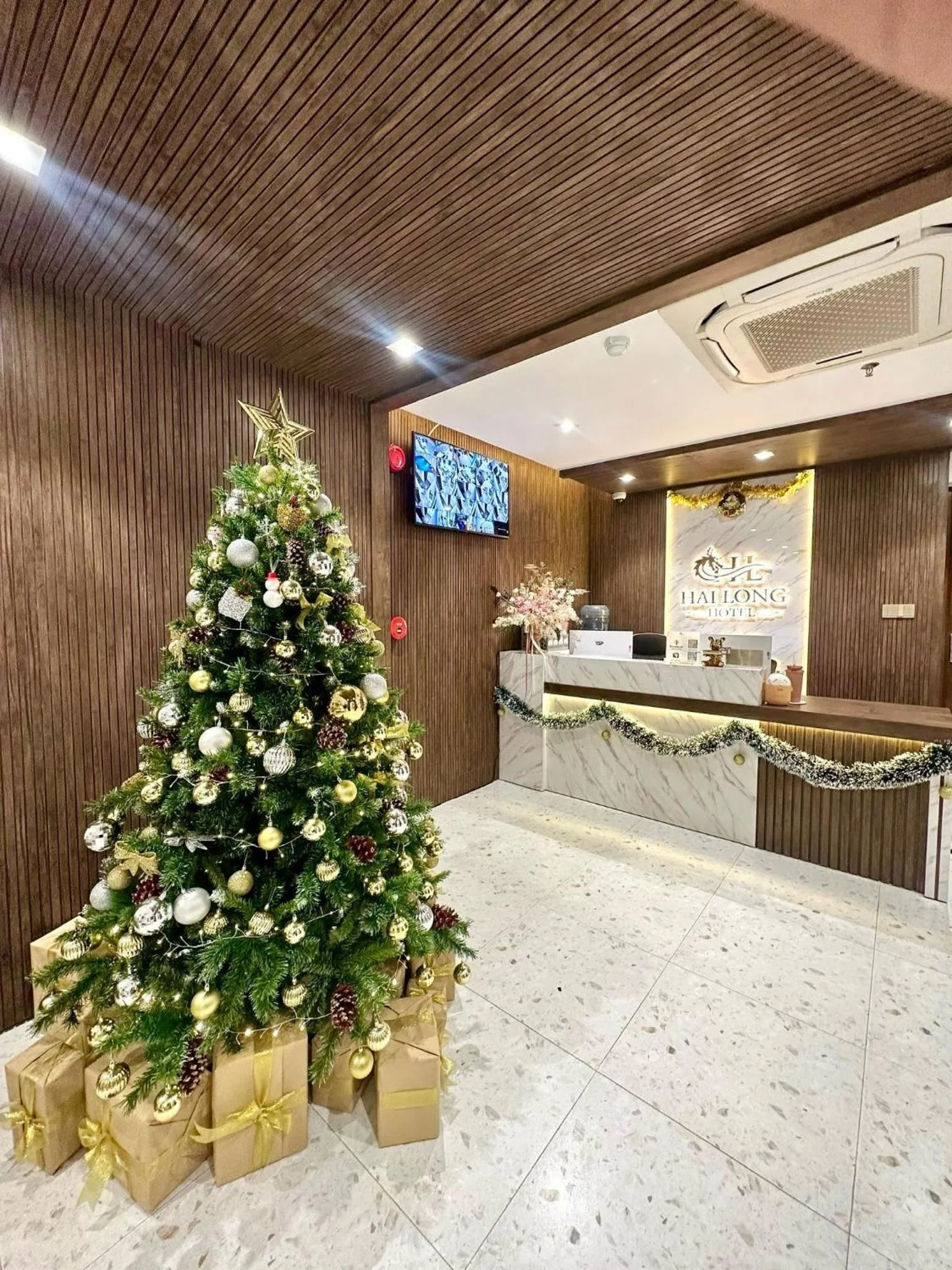 Lobby or reception in Hải Long Hotel 2