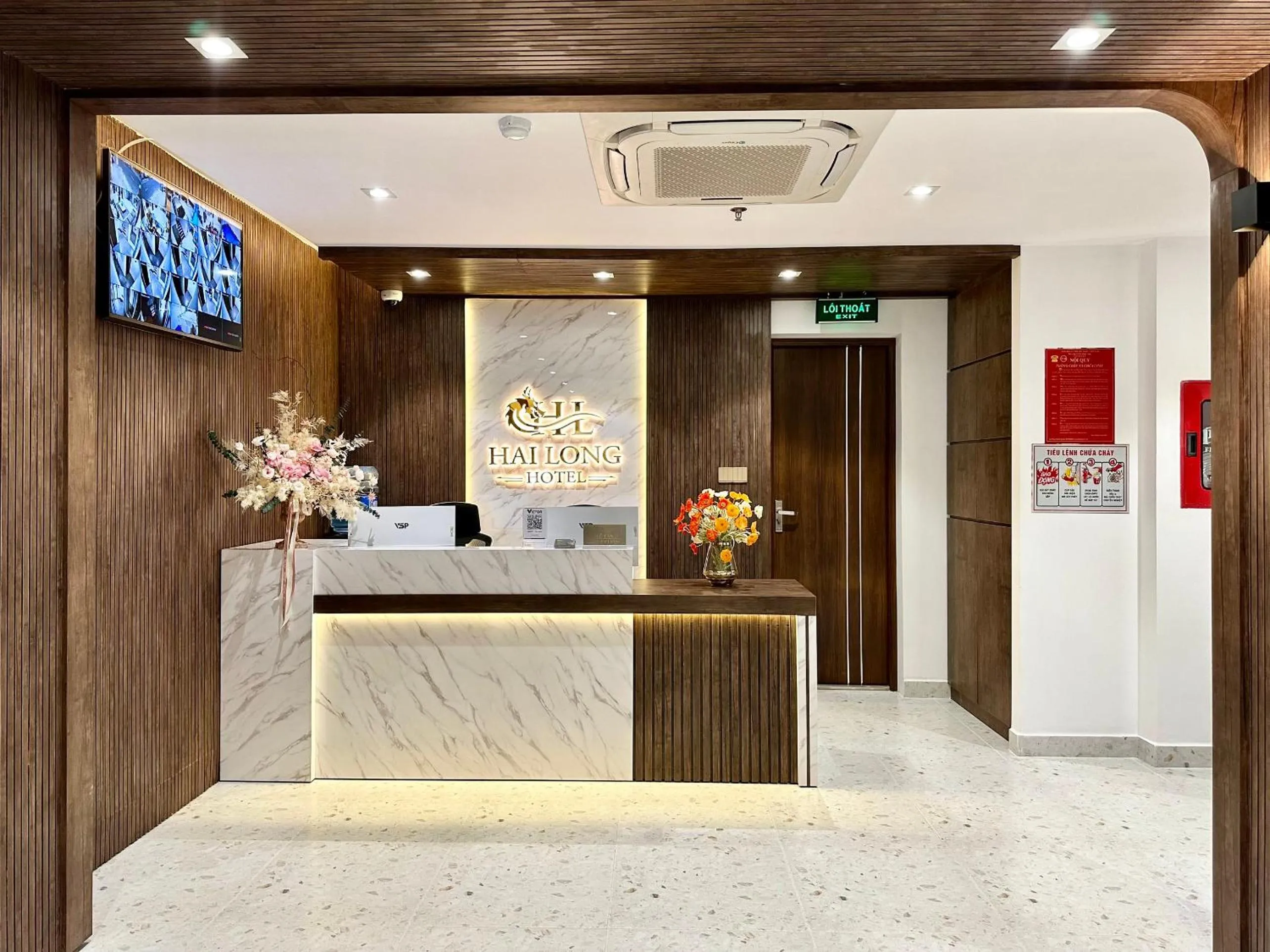 Communal lounge/ TV room in Hải Long Hotel 2