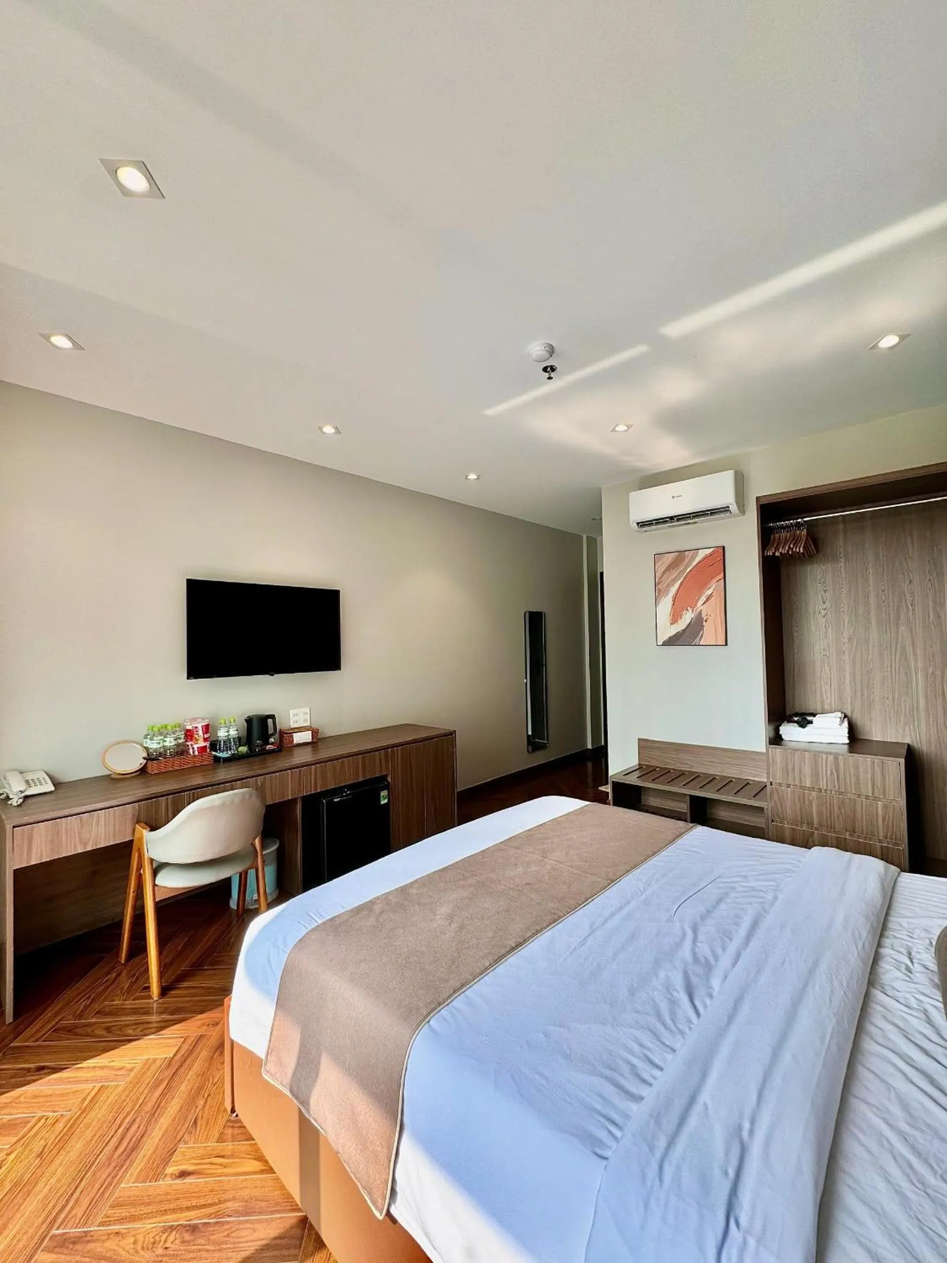 Communal lounge/ TV room, Bed in Hải Long Hotel 2