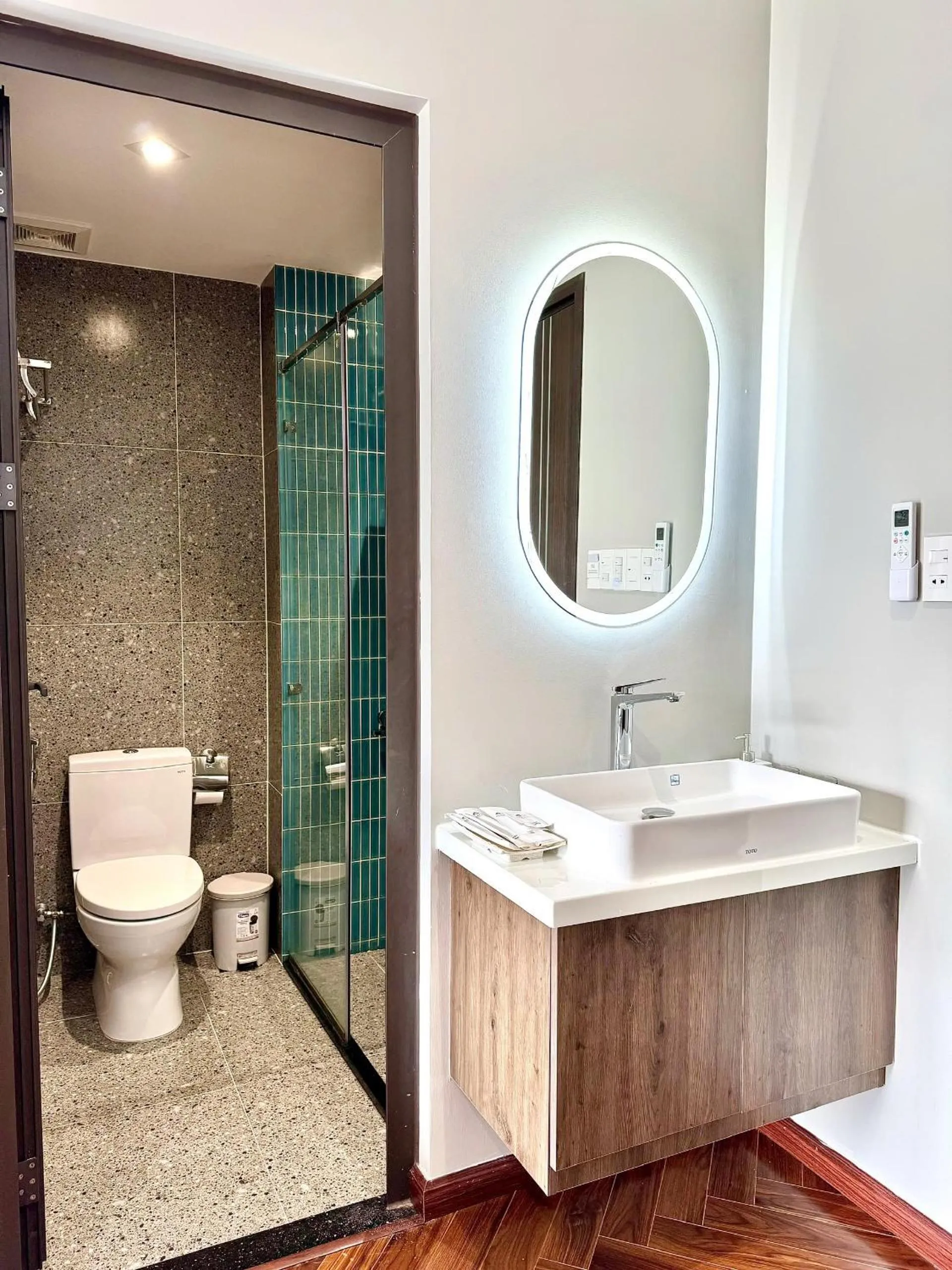 Shower in Hải Long Hotel 2