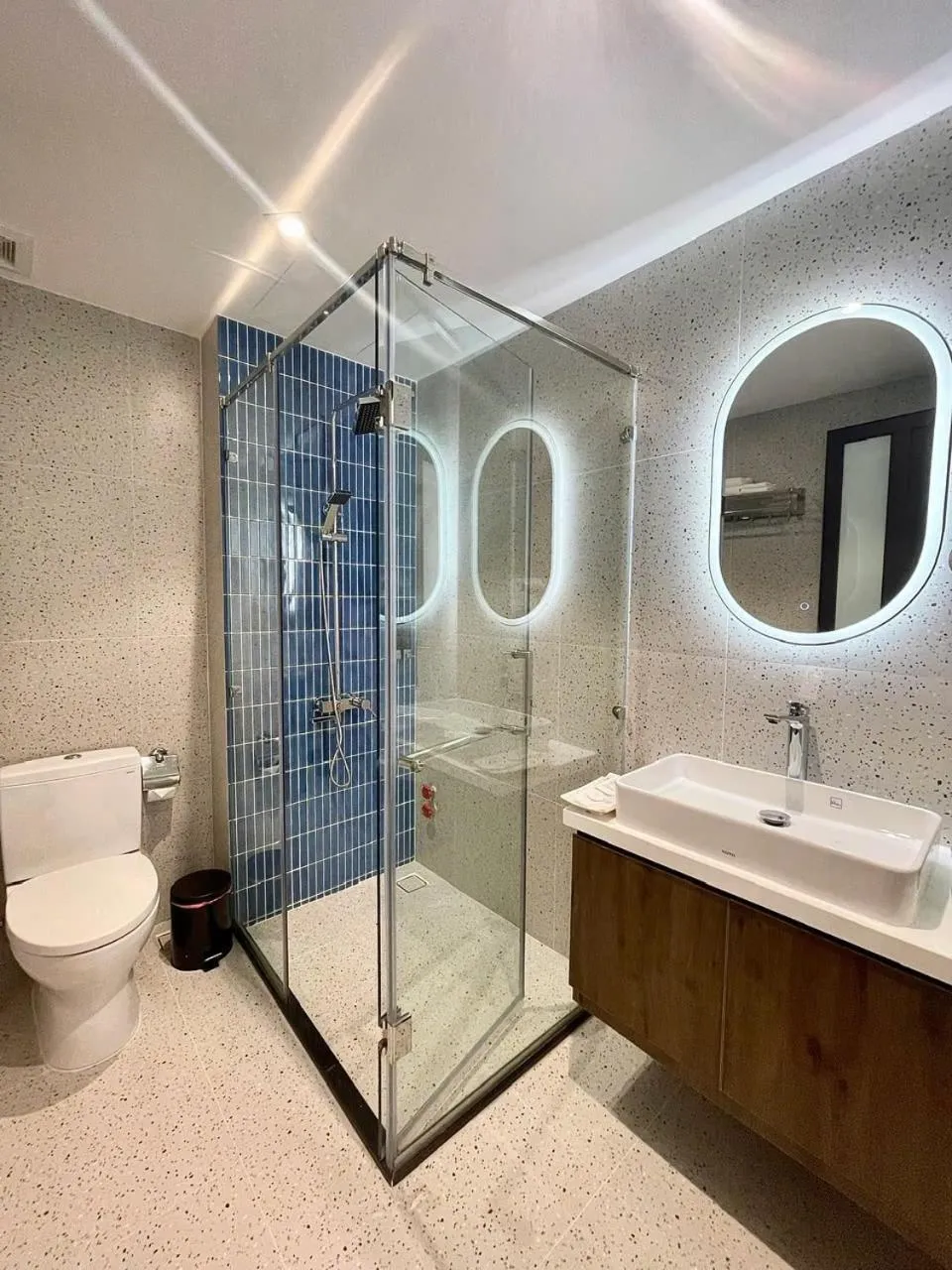 Shower in Hải Long Hotel 2