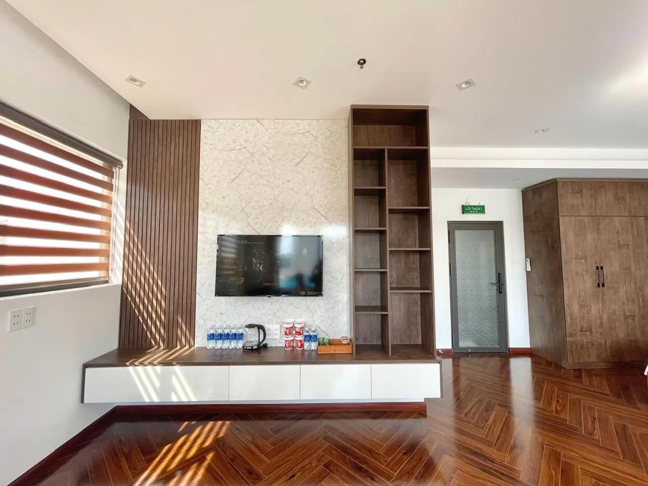 Communal lounge/ TV room in Hải Long Hotel 2