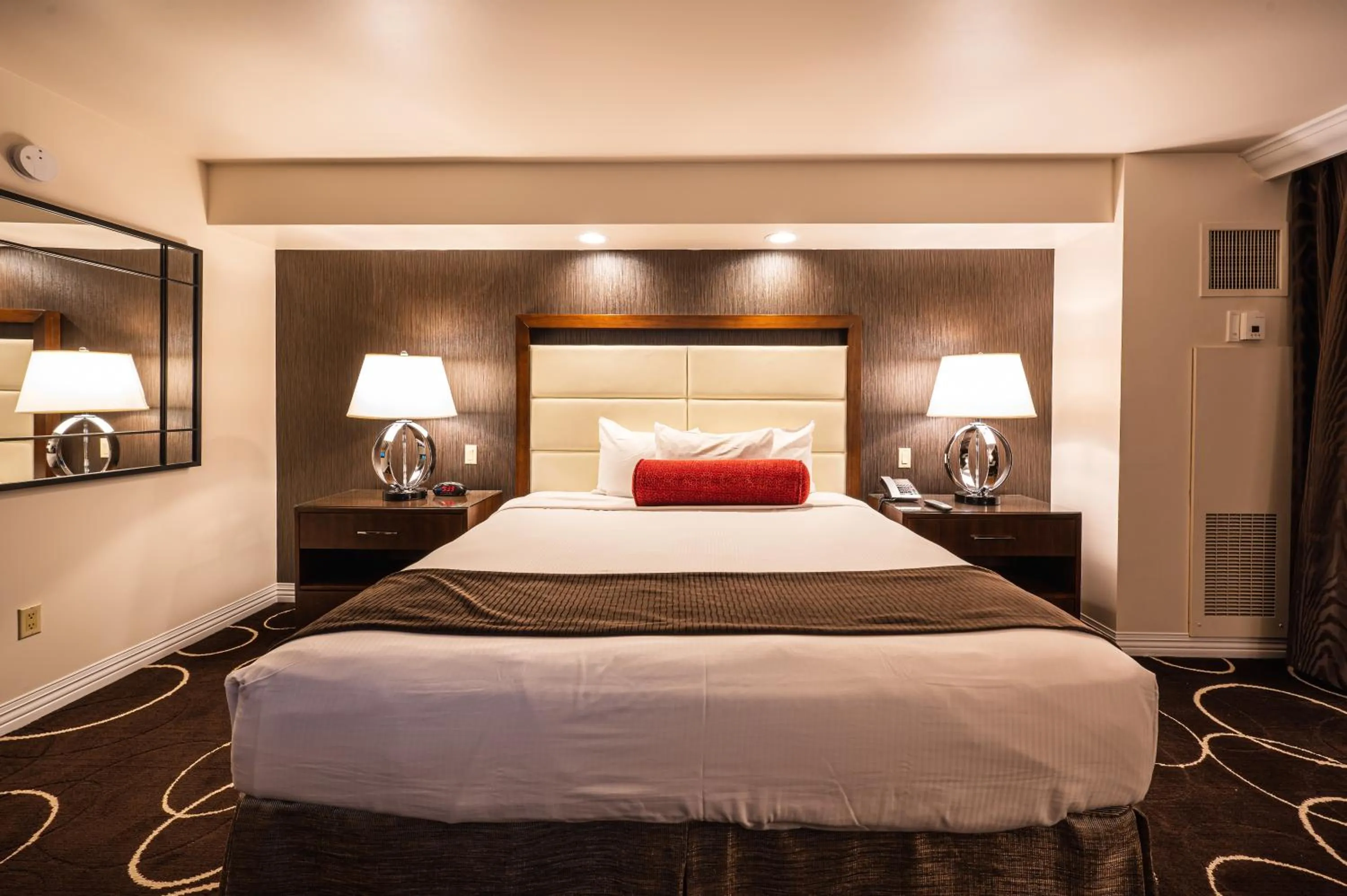 Bedroom, Bed in Sunset Station Hotel & Casino