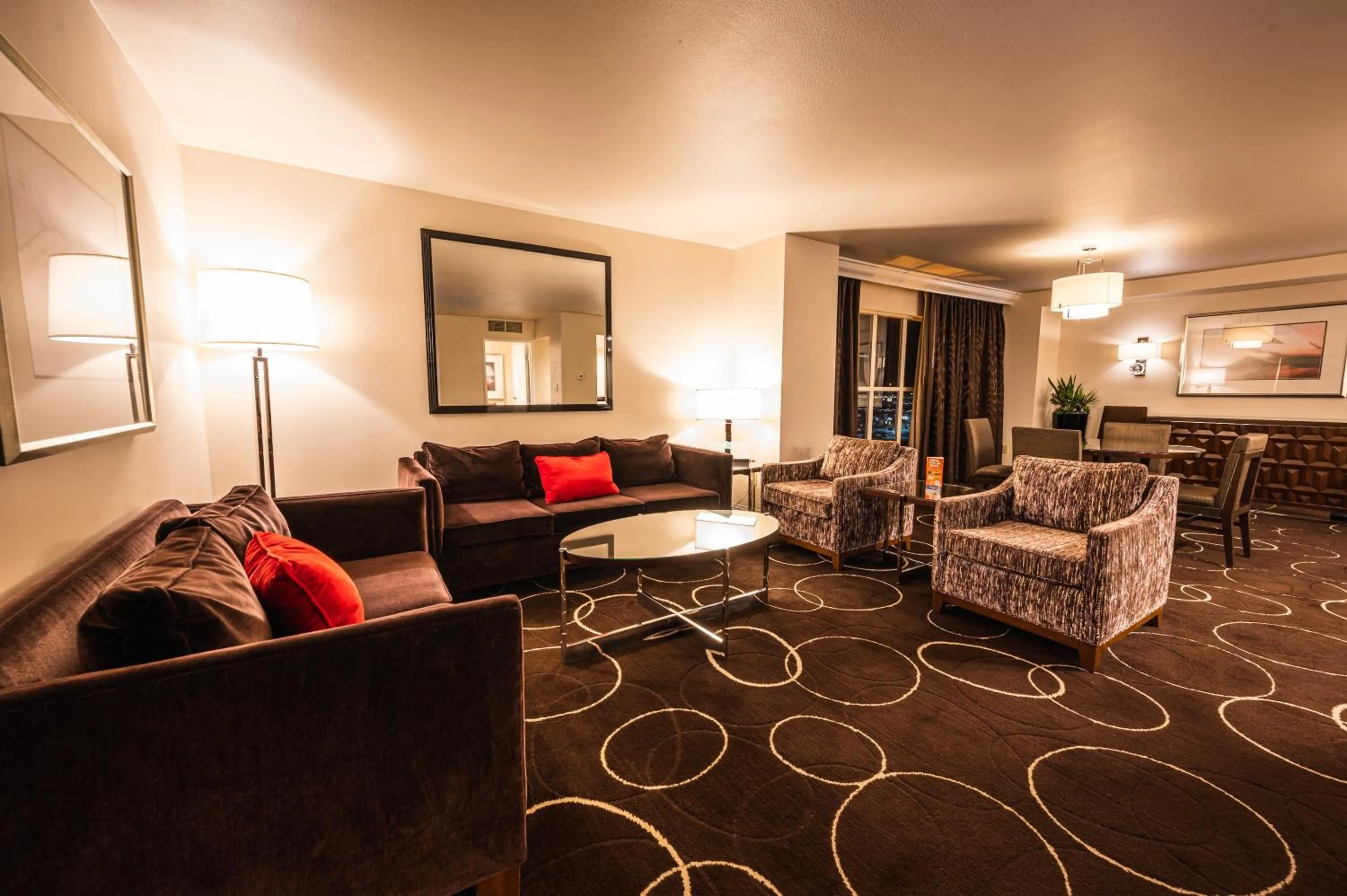 Living room in Sunset Station Hotel & Casino