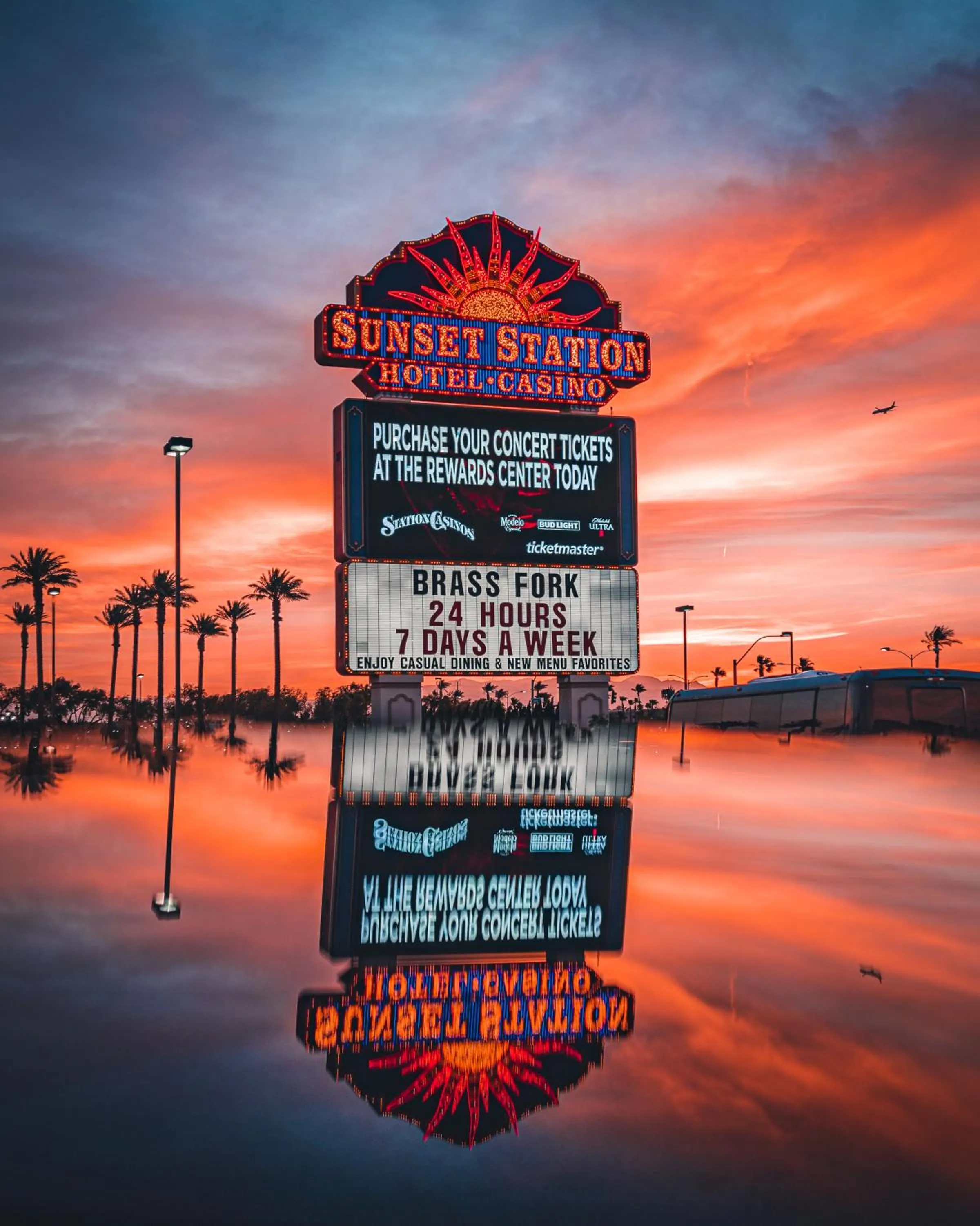 Logo/Certificate/Sign in Sunset Station Hotel & Casino