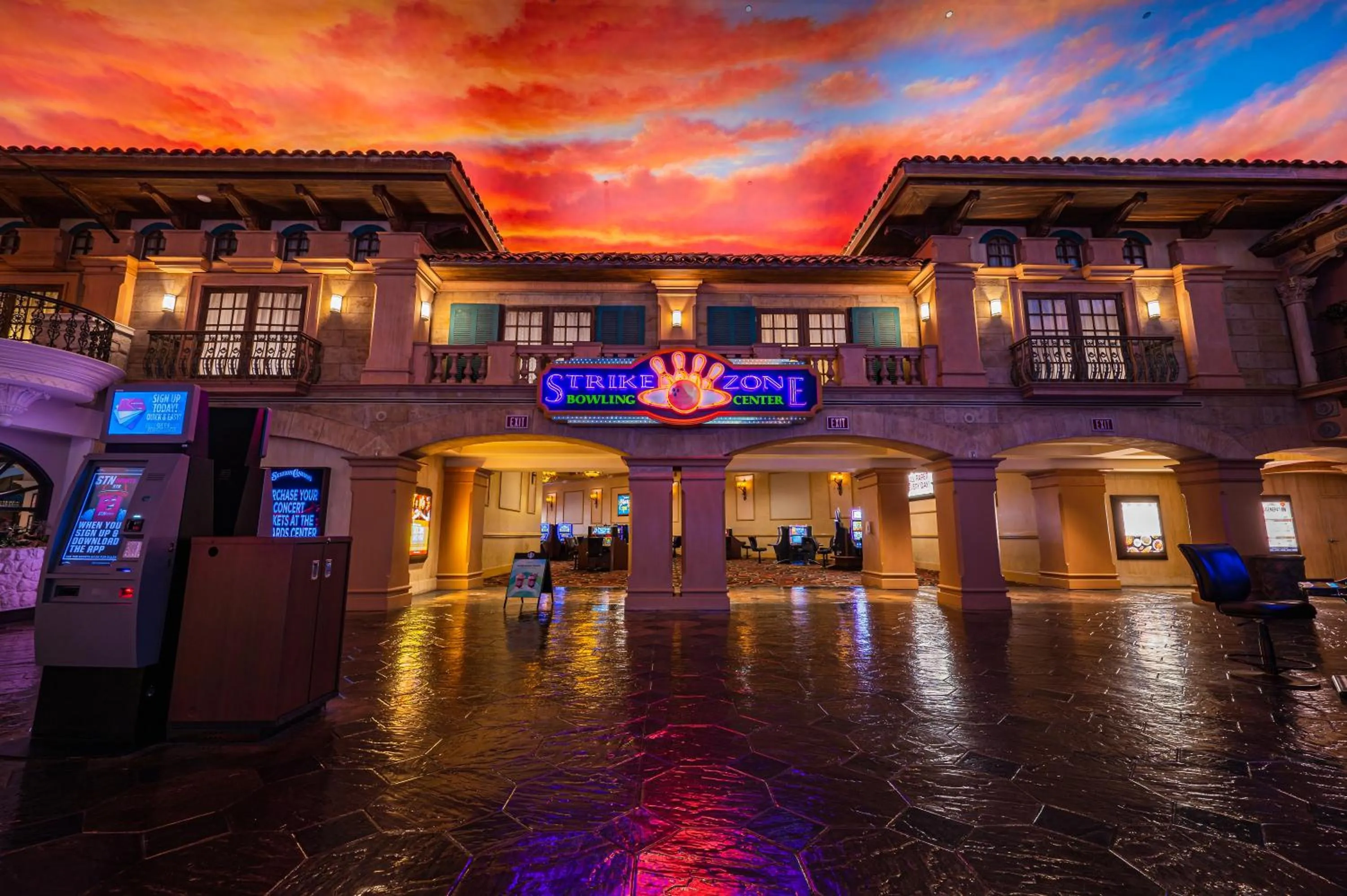 Bowling in Sunset Station Hotel & Casino