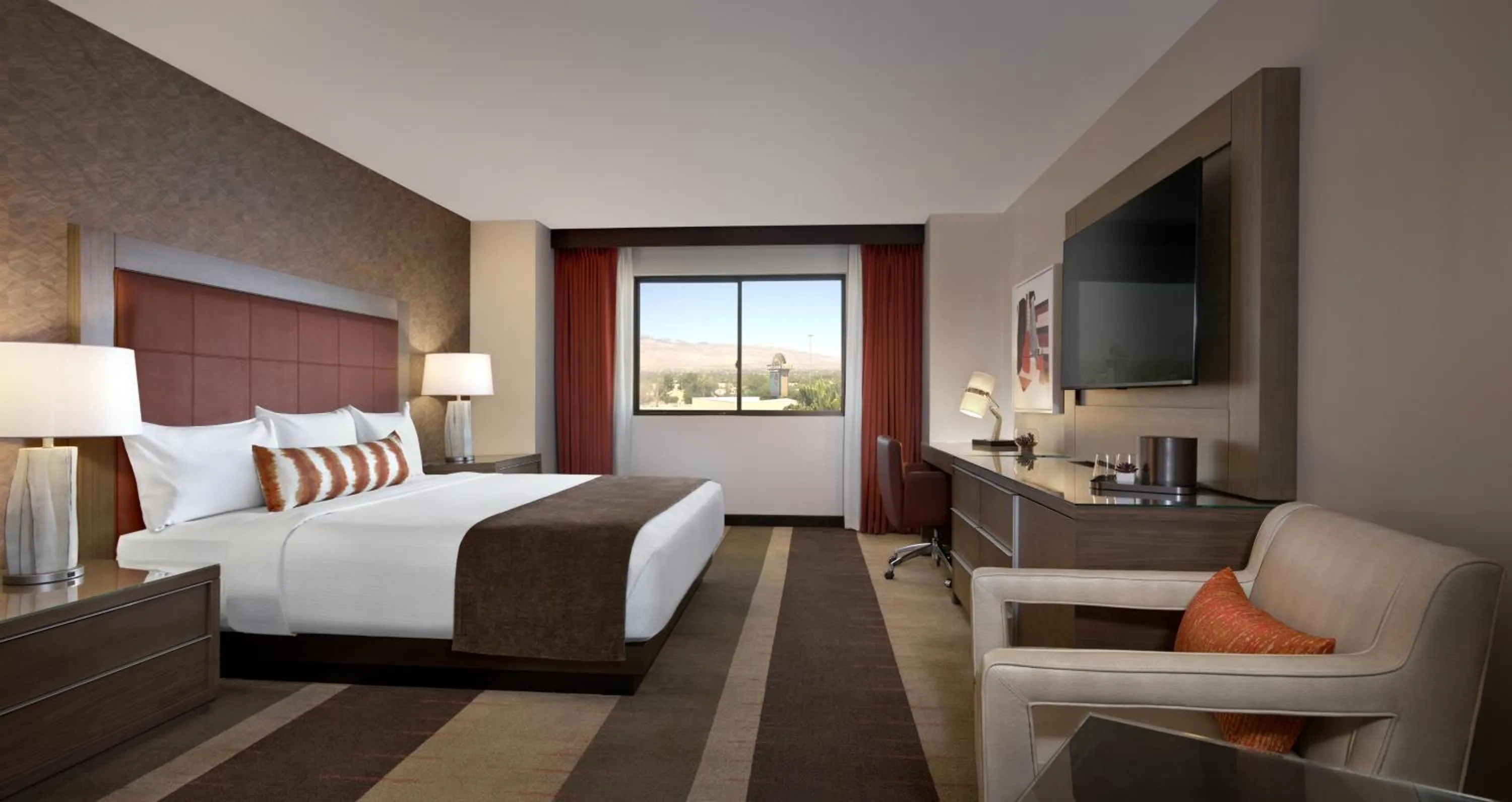 Bedroom, Bed in Santa Fe Station Hotel & Casino