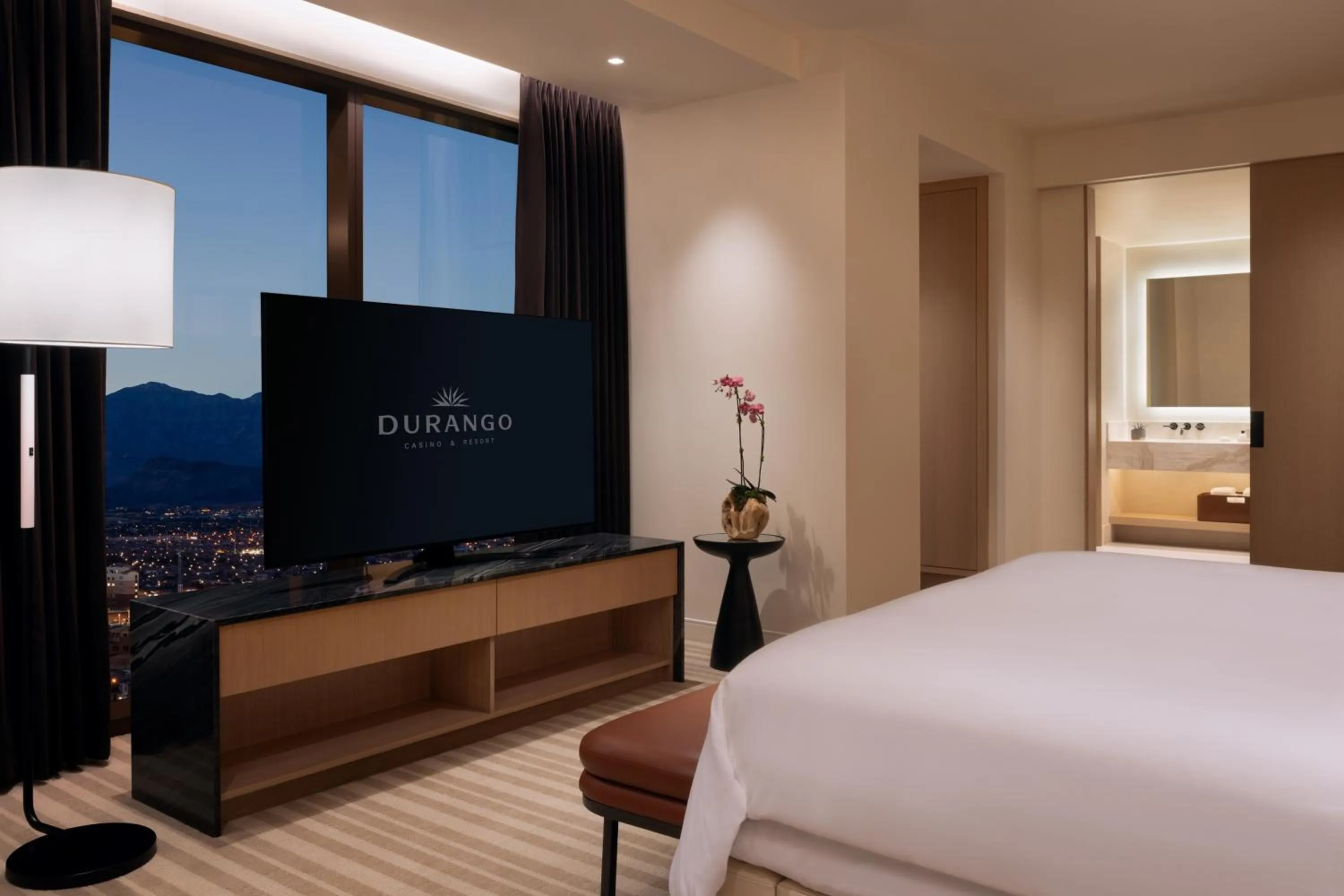 Bedroom, Bed in Durango Casino & Resort