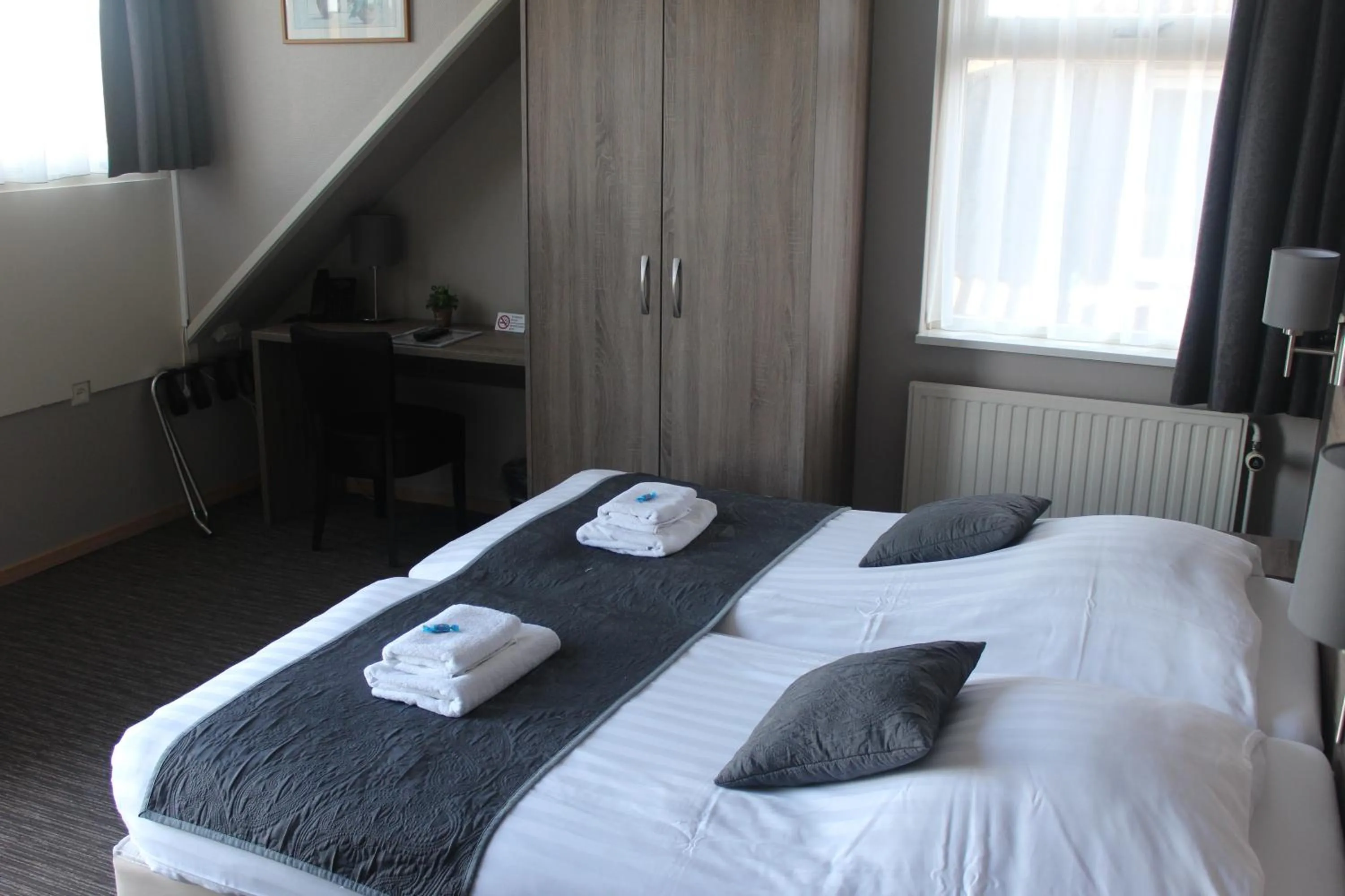 Bedroom, Bed in Hotel Restaurant 't Klokje