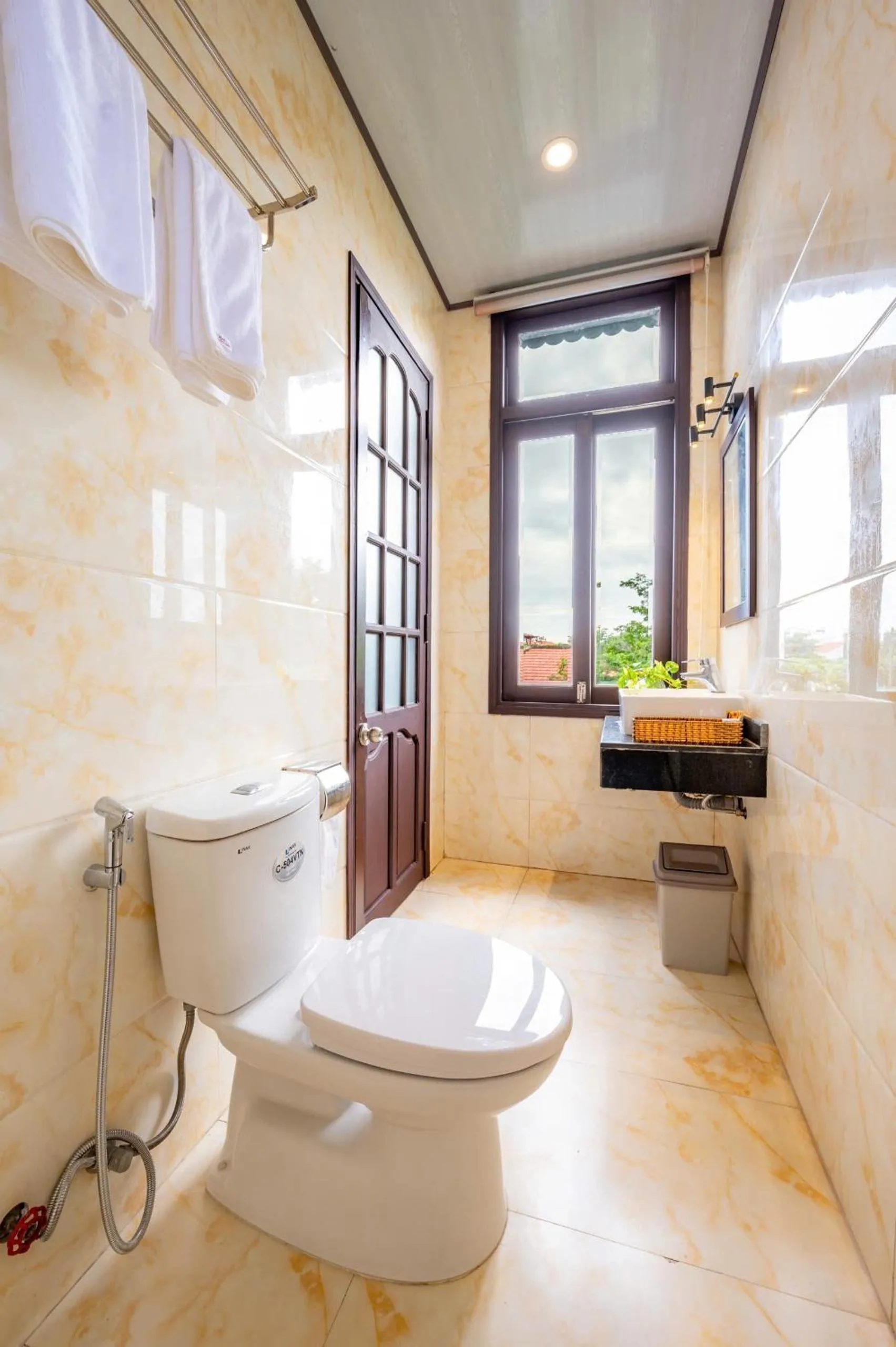 Shower in Golden Sun Hotel Hoi An