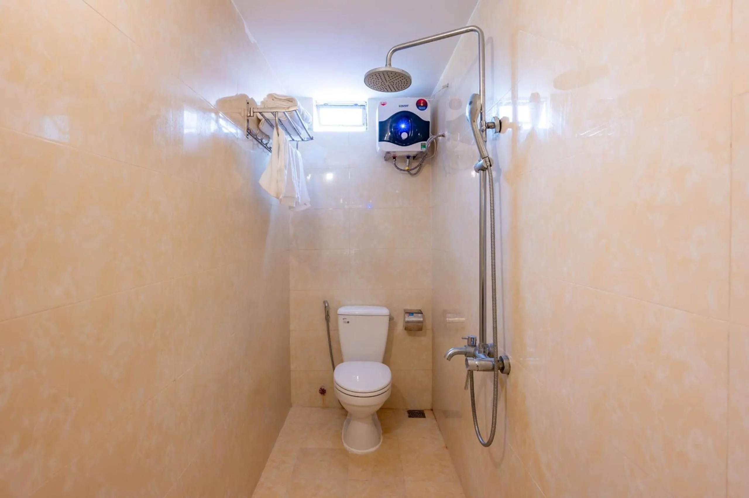 Shower in Golden Sun Hotel Hoi An