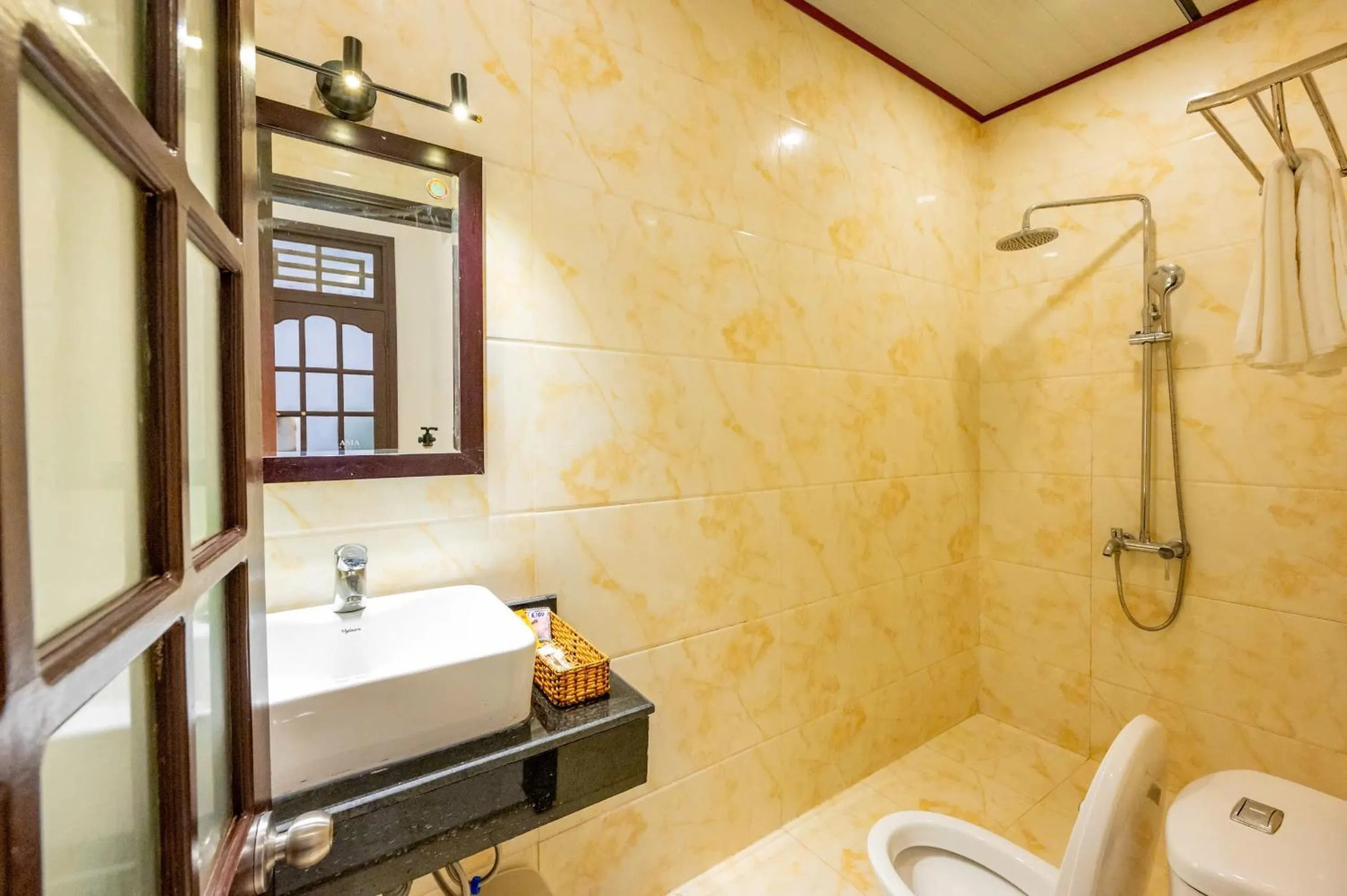 Shower in Golden Sun Hotel Hoi An