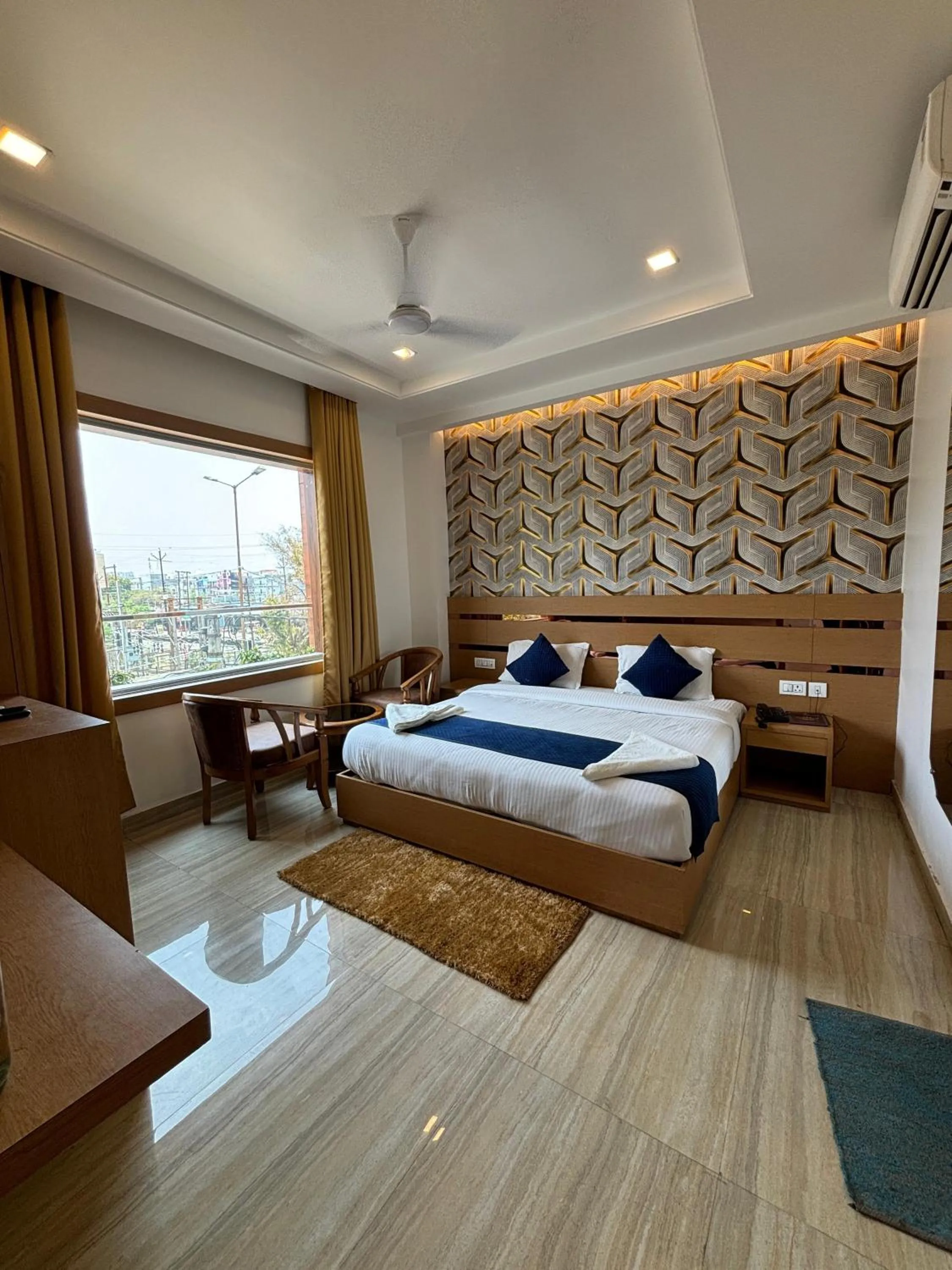 Bed in Hotel Royal Casa