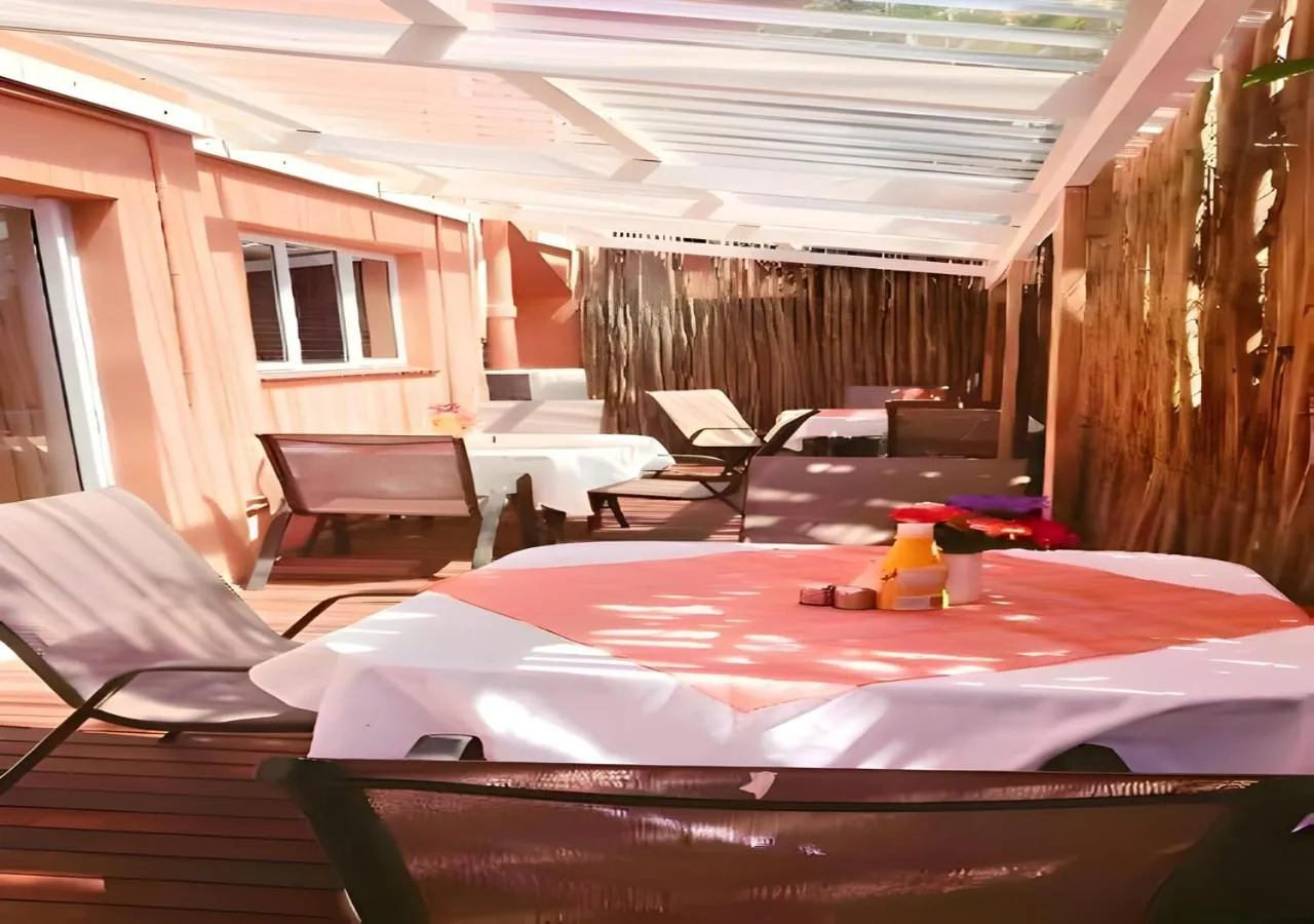 Dining area in Kzn Park View Guest House