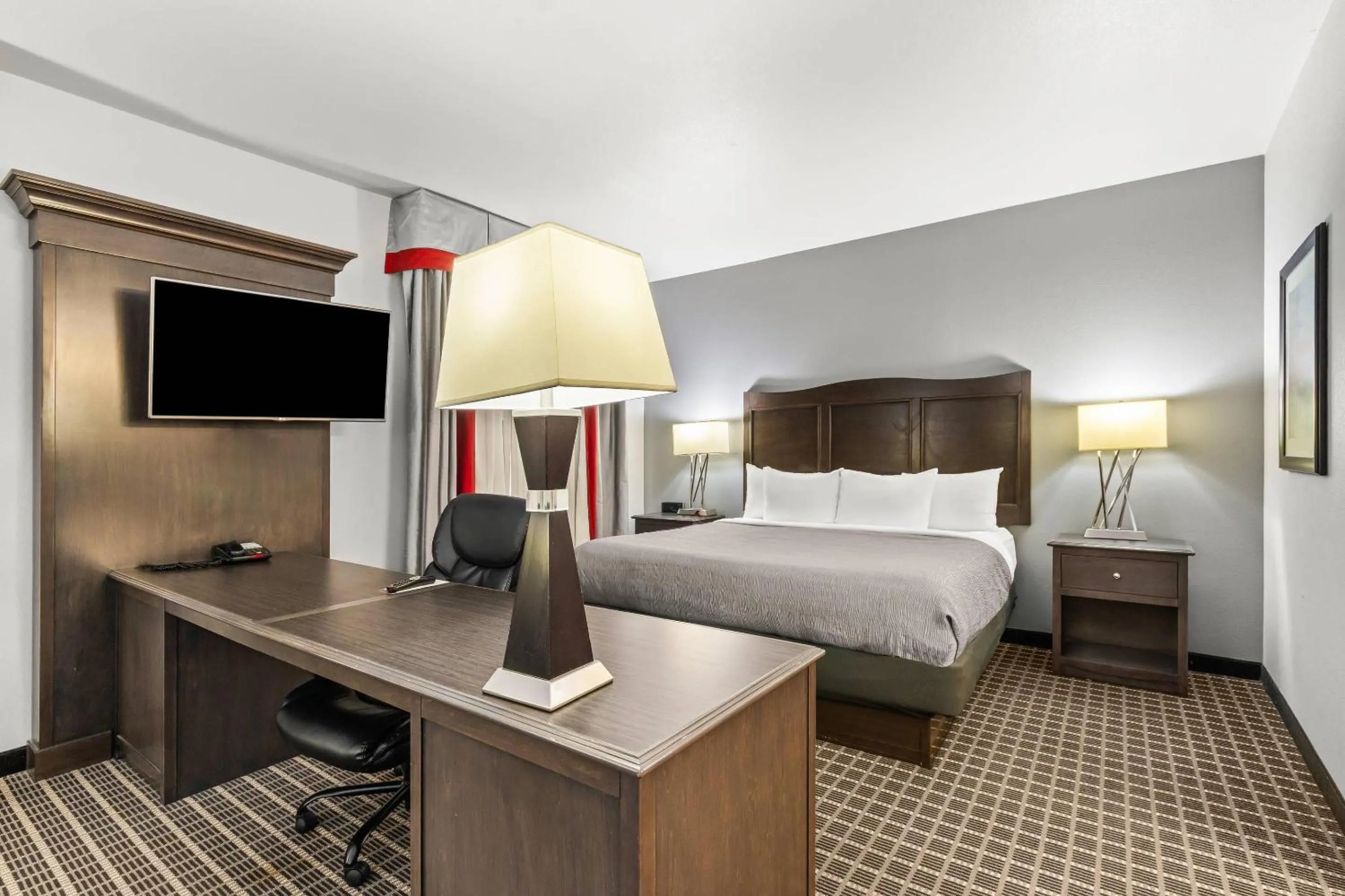 Bedroom, Bed in Quality Inn & Suites Pearsall