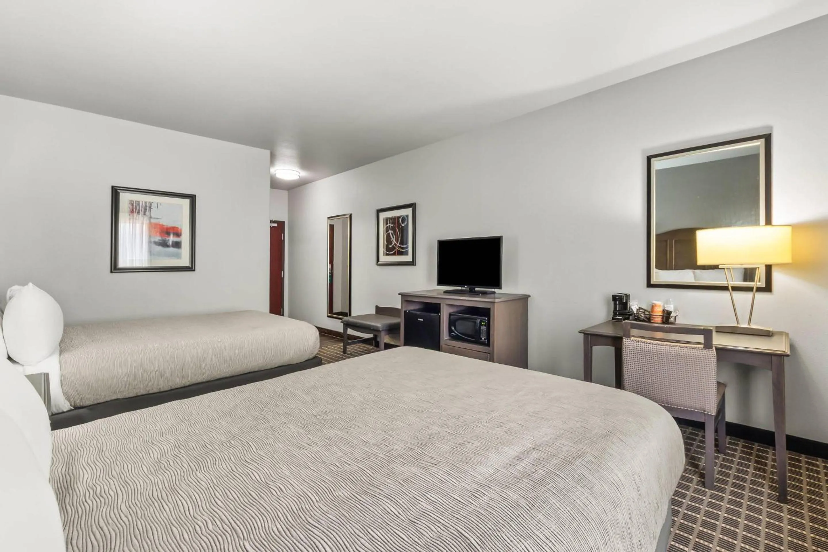 Bedroom, Bed in Quality Inn & Suites Pearsall