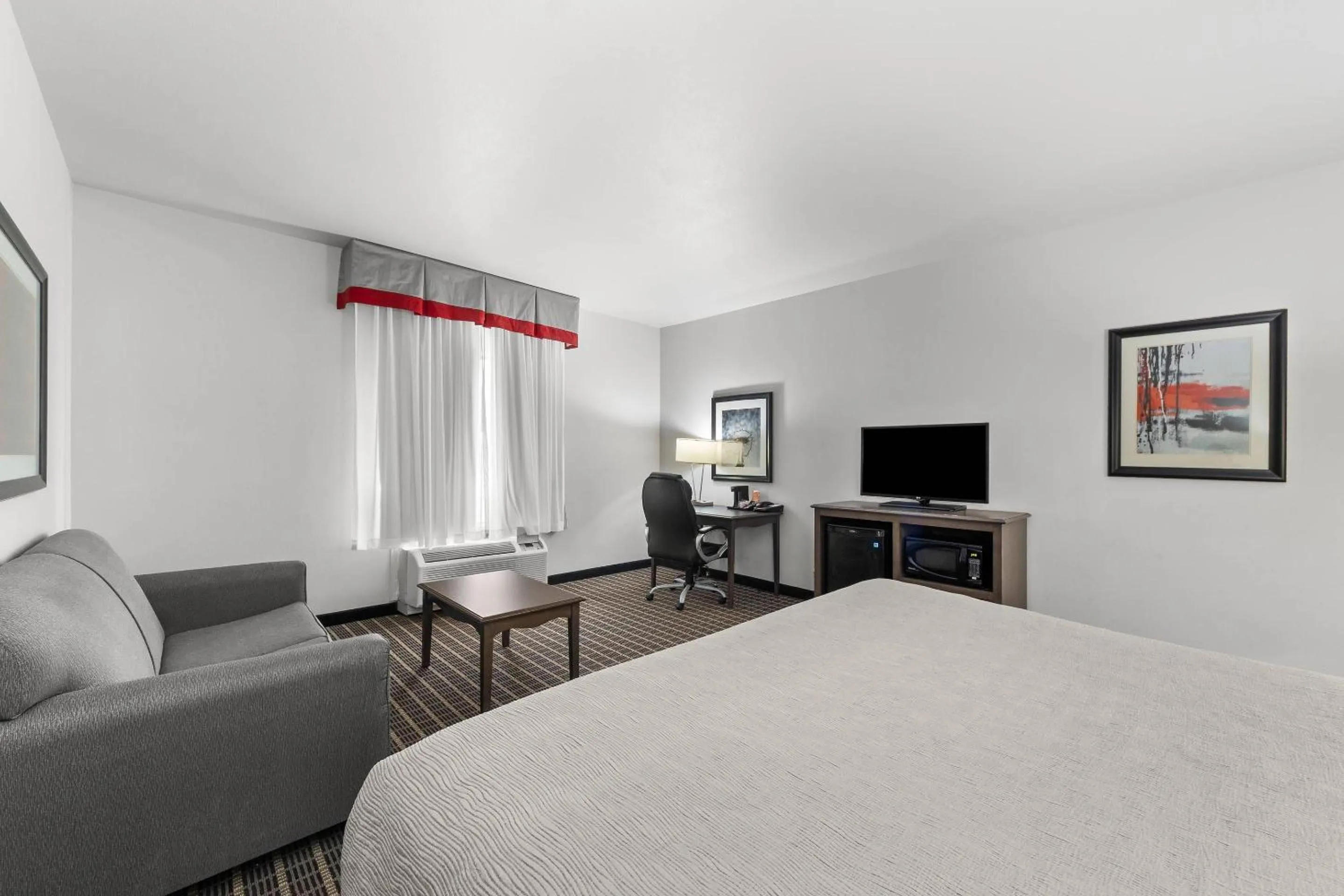 Bedroom, Bed in Quality Inn & Suites Pearsall