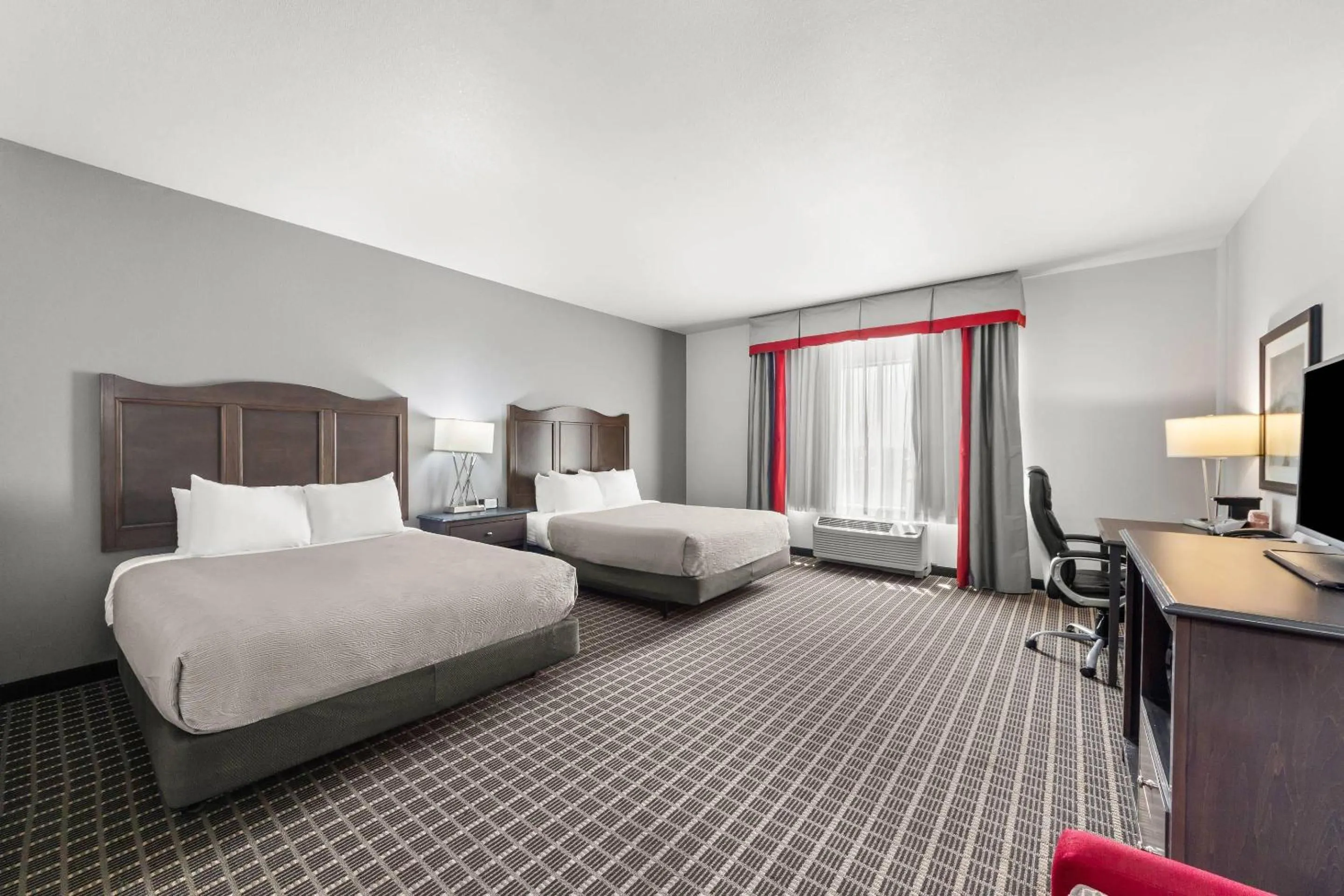 Bedroom, Bed in Quality Inn & Suites Pearsall