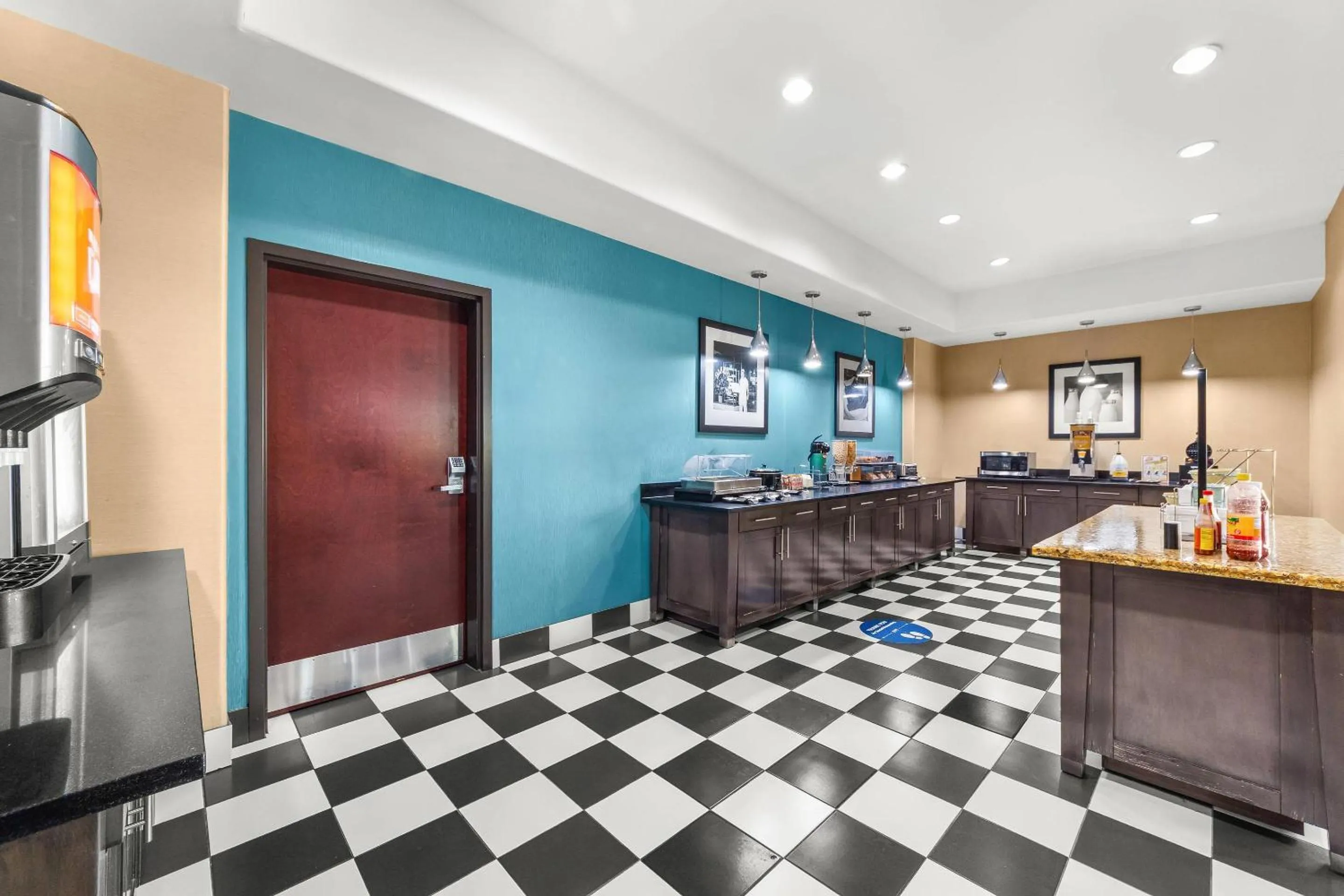 Breakfast in Quality Inn & Suites Pearsall