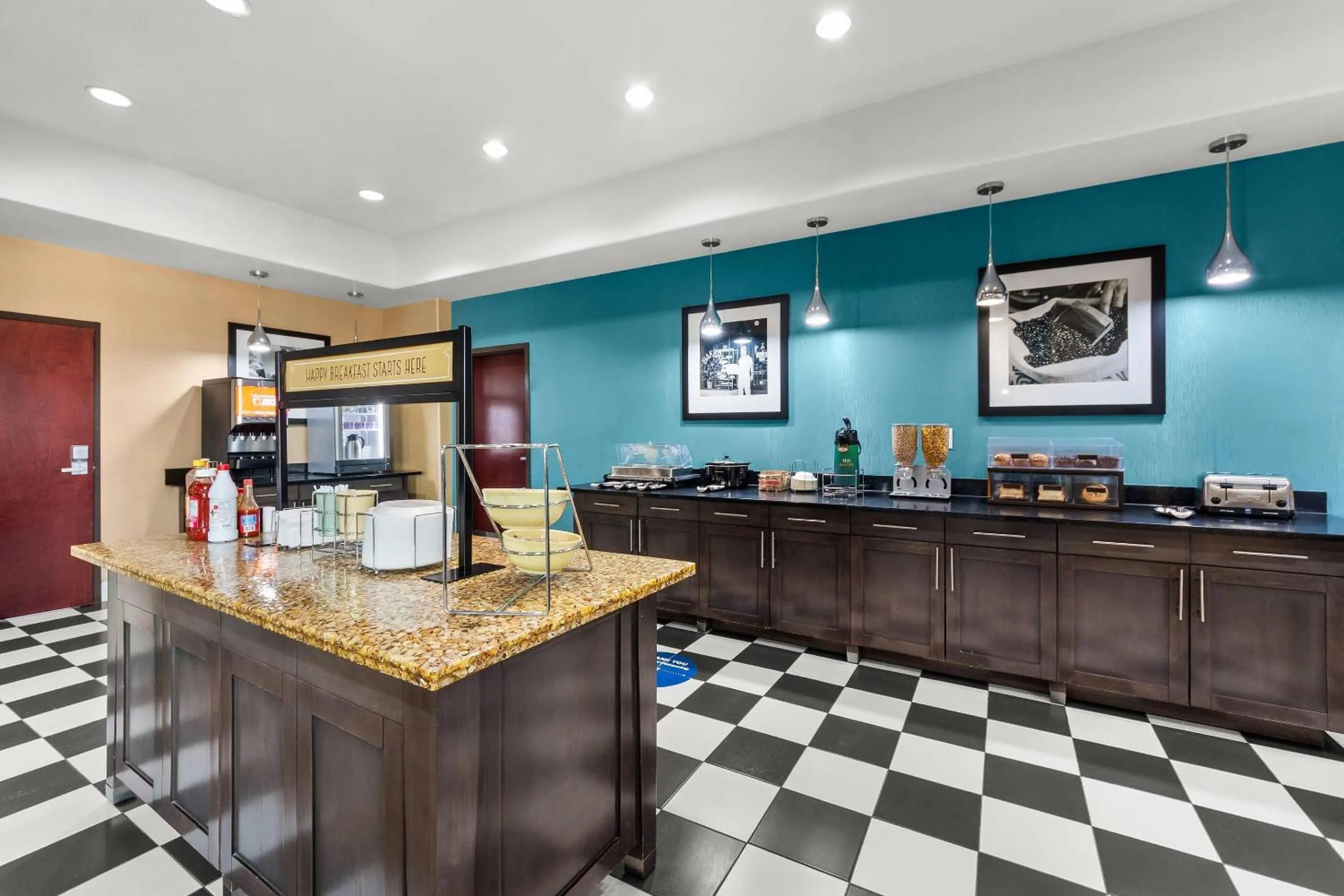 Breakfast in Quality Inn & Suites Pearsall