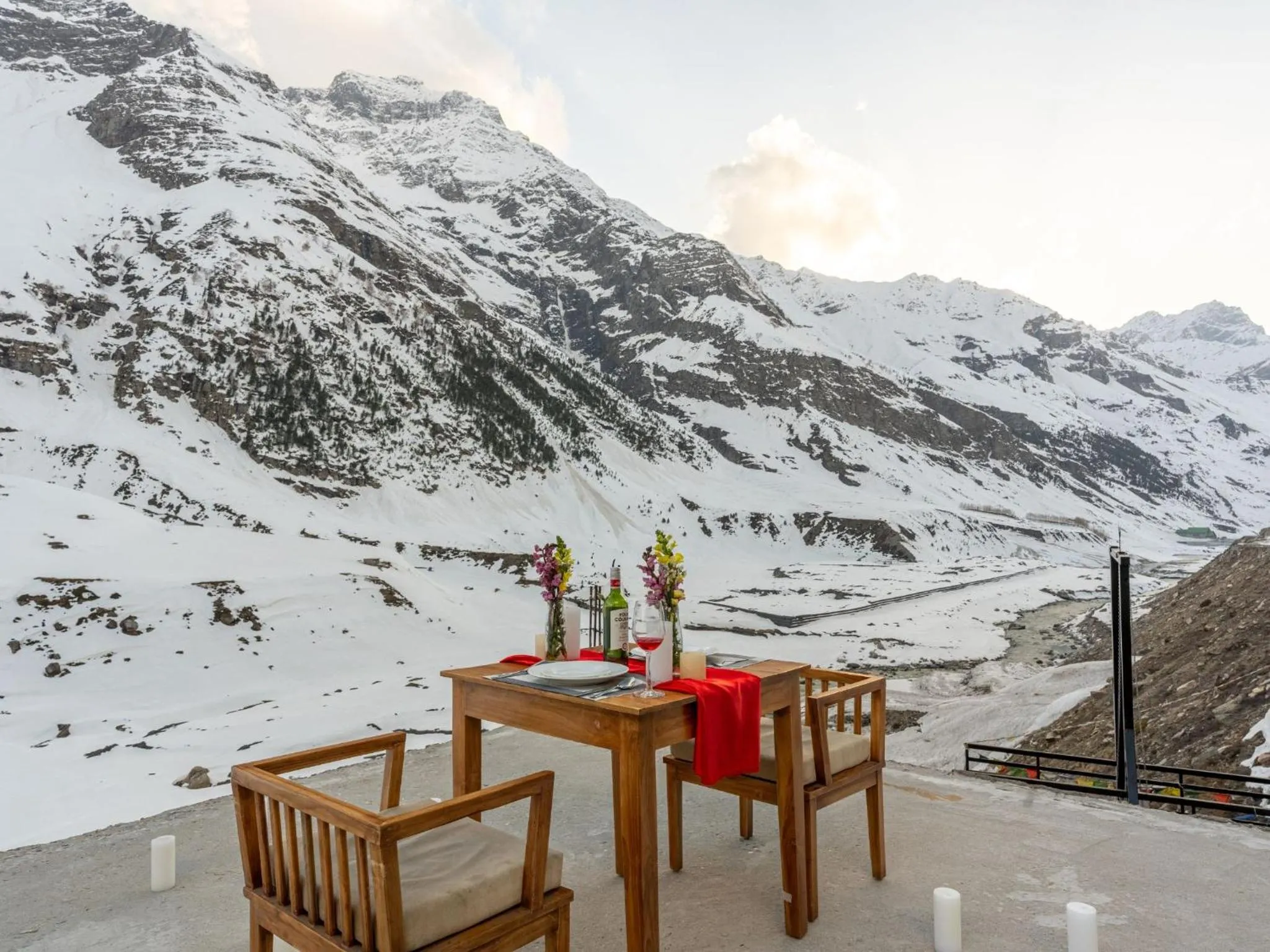 Natural landscape in Moustache Koksar Luxuria, Sissu