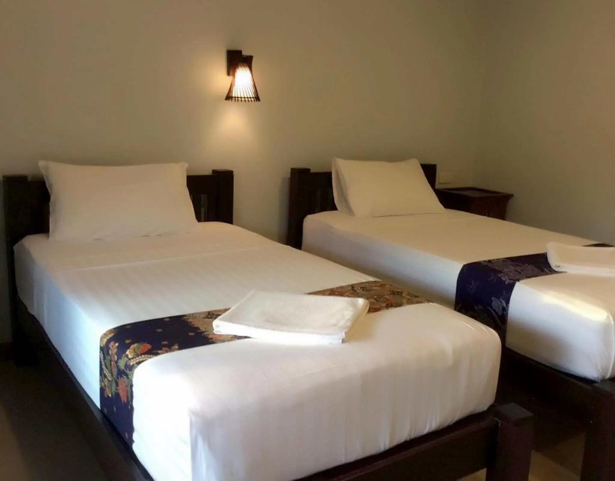 Bed in Lanta Wanida Resort