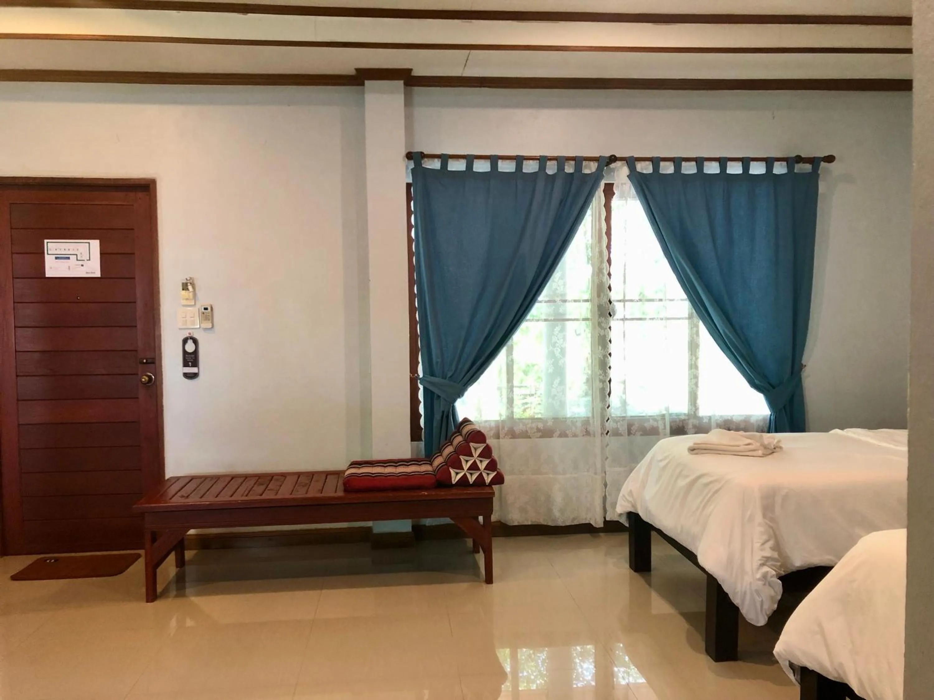 Photo of the whole room, Bed in Lanta Wanida Resort