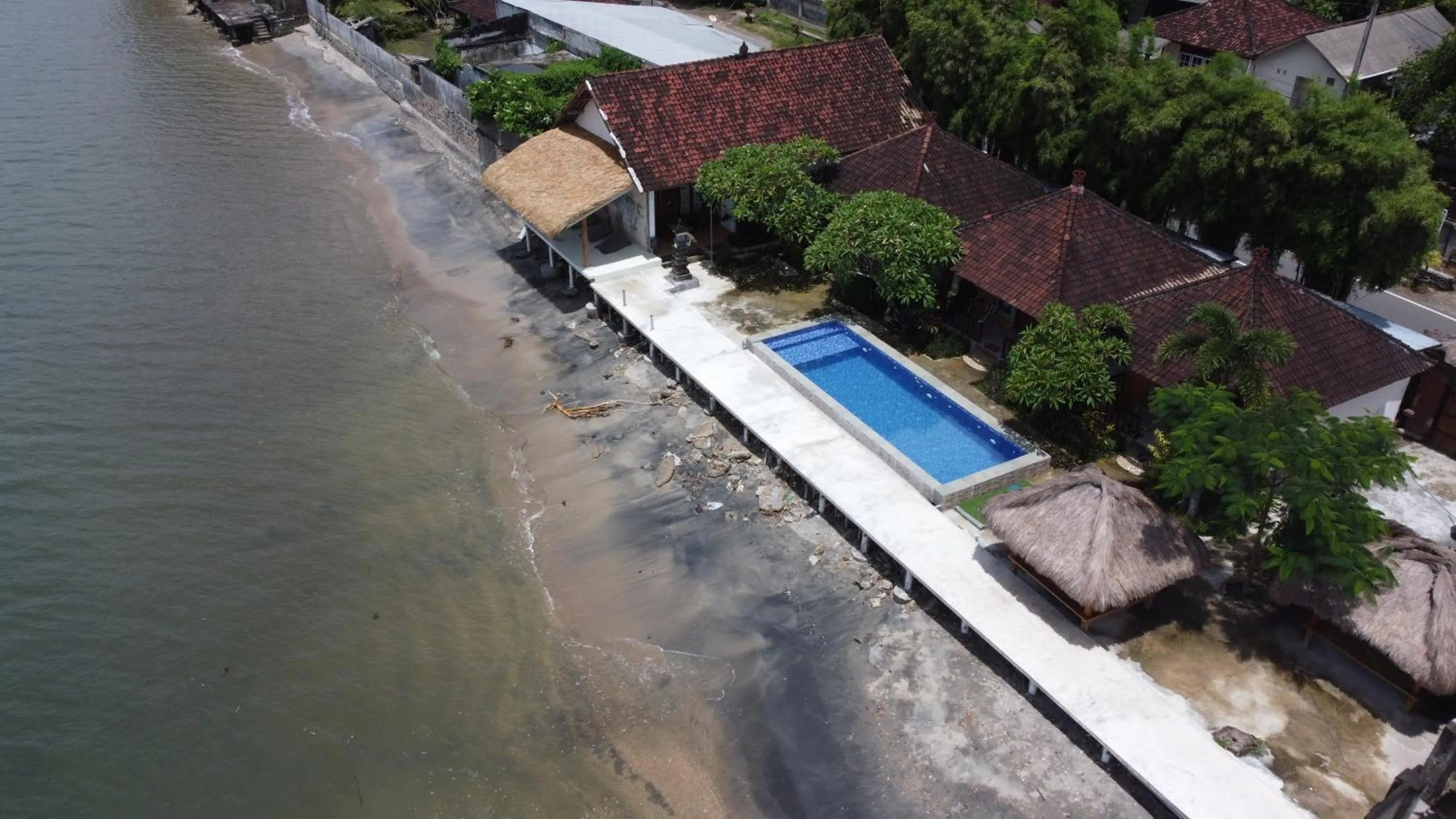 Property building in Krisna Bungalows and Restaurant