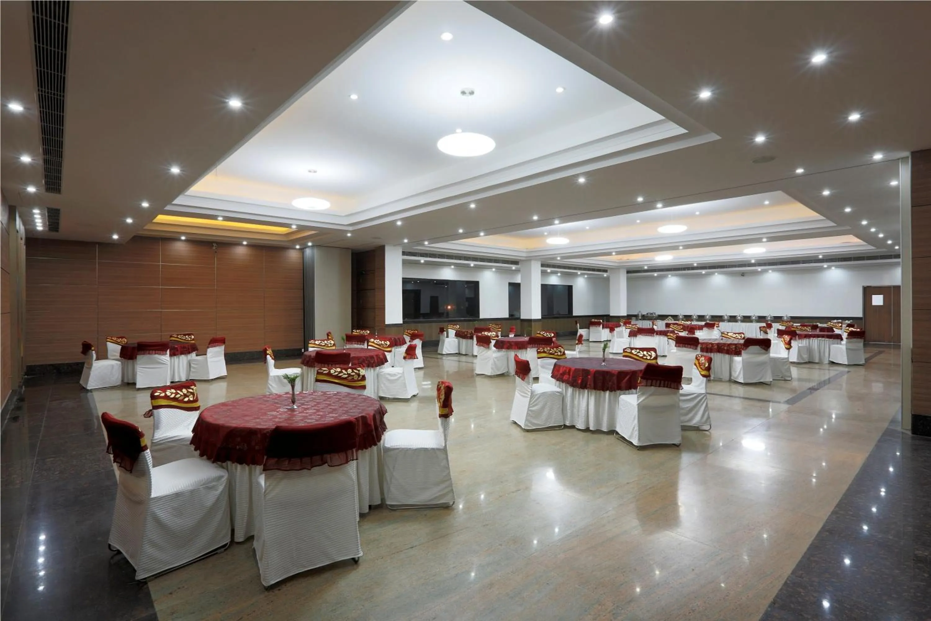 Banquet/Function facilities in Aapno Ghar Resort & Amusement Park