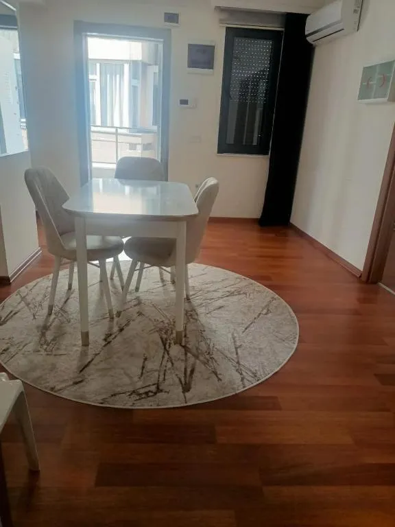 Old Town Grand Apart Hotel