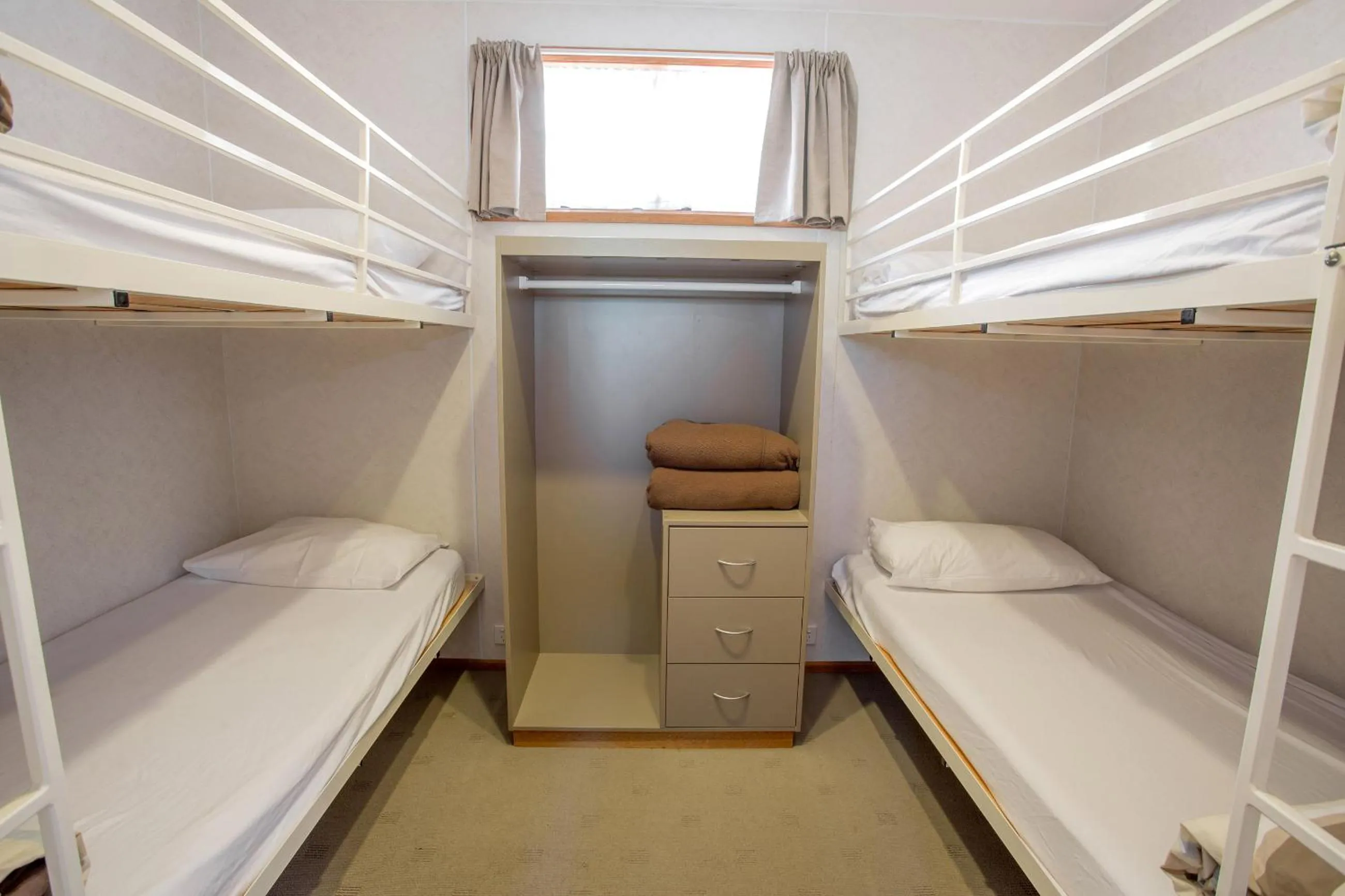 Bedroom, Bed in BIG4 Shepparton Park Lane Holiday Park