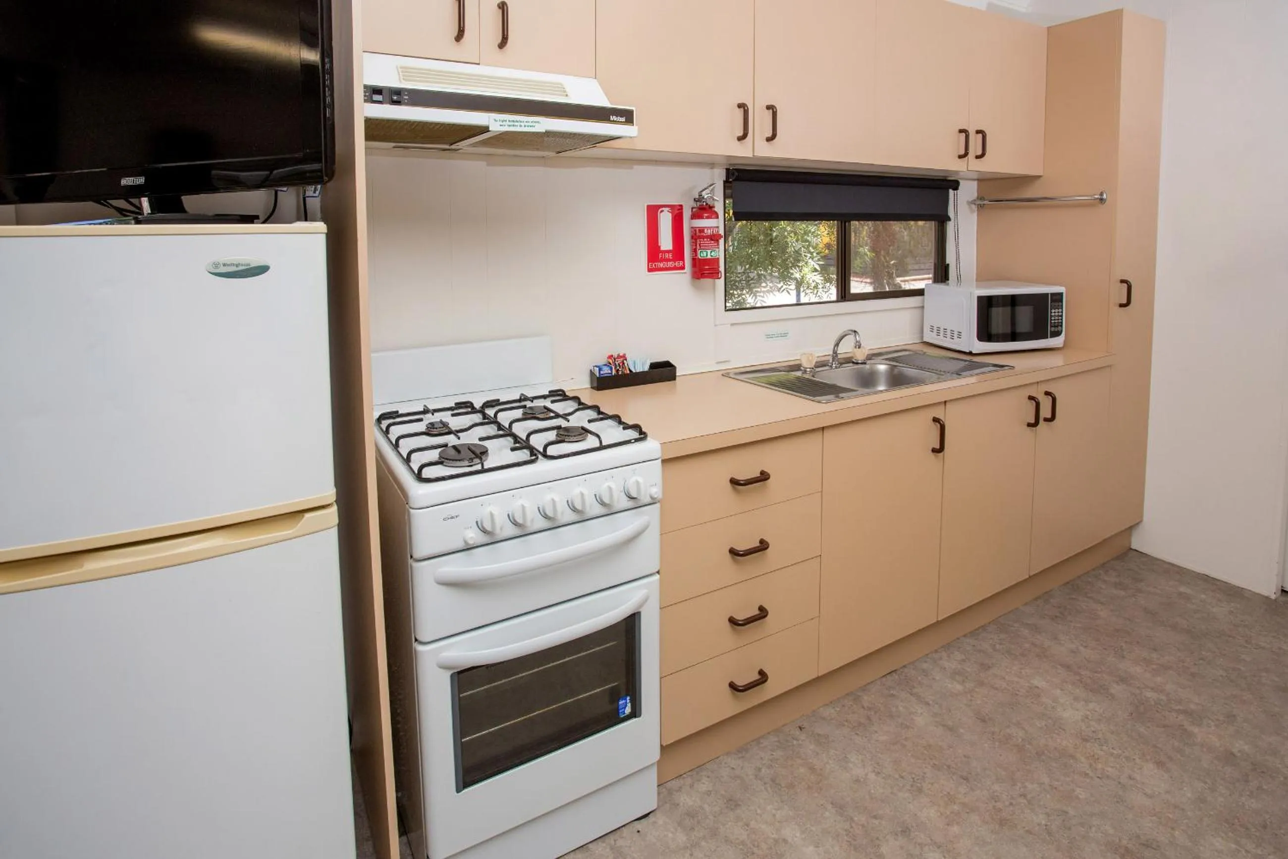Kitchen or kitchenette in BIG4 Shepparton Park Lane Holiday Park
