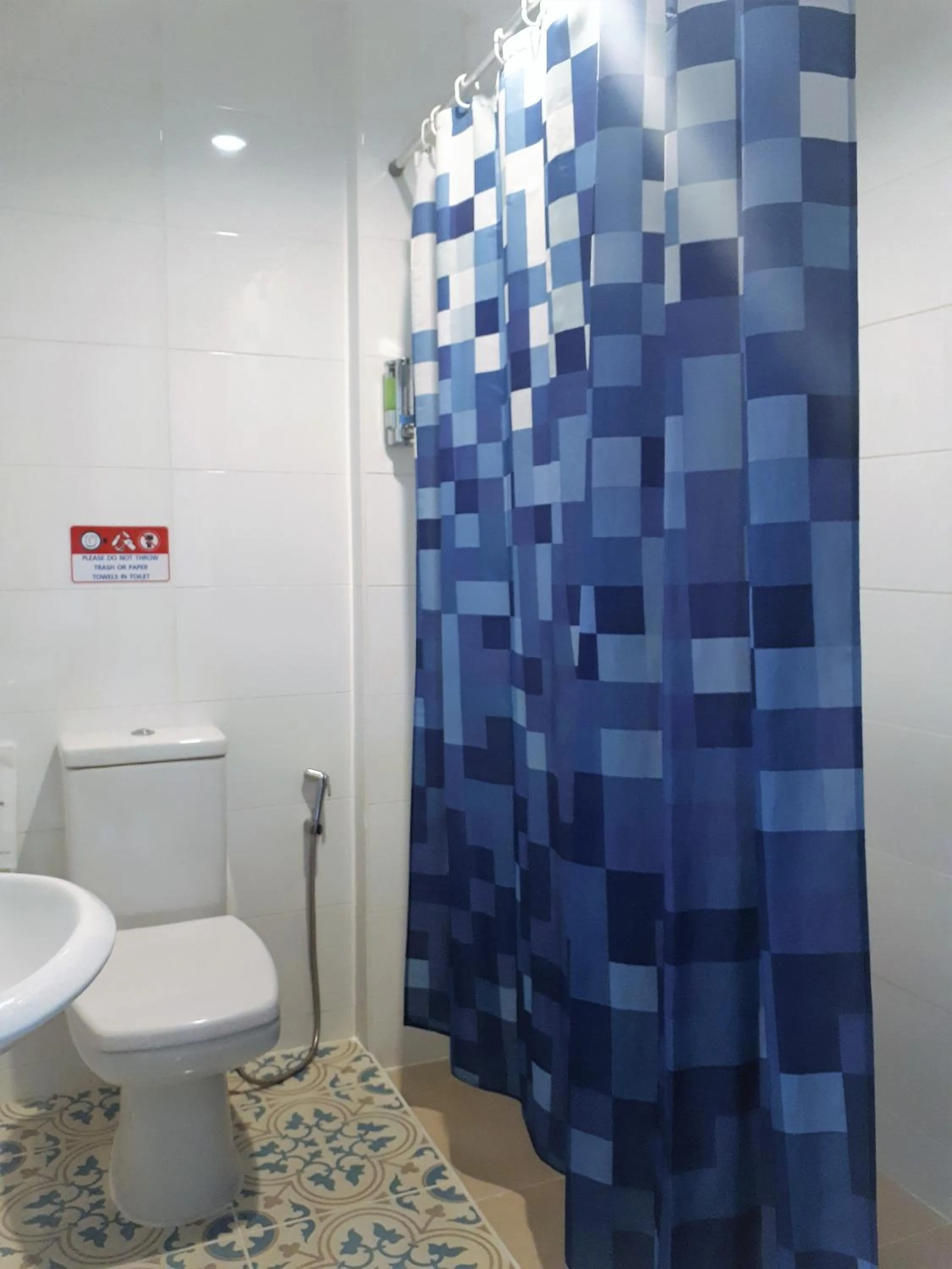 Shower in Bed By City Hotel