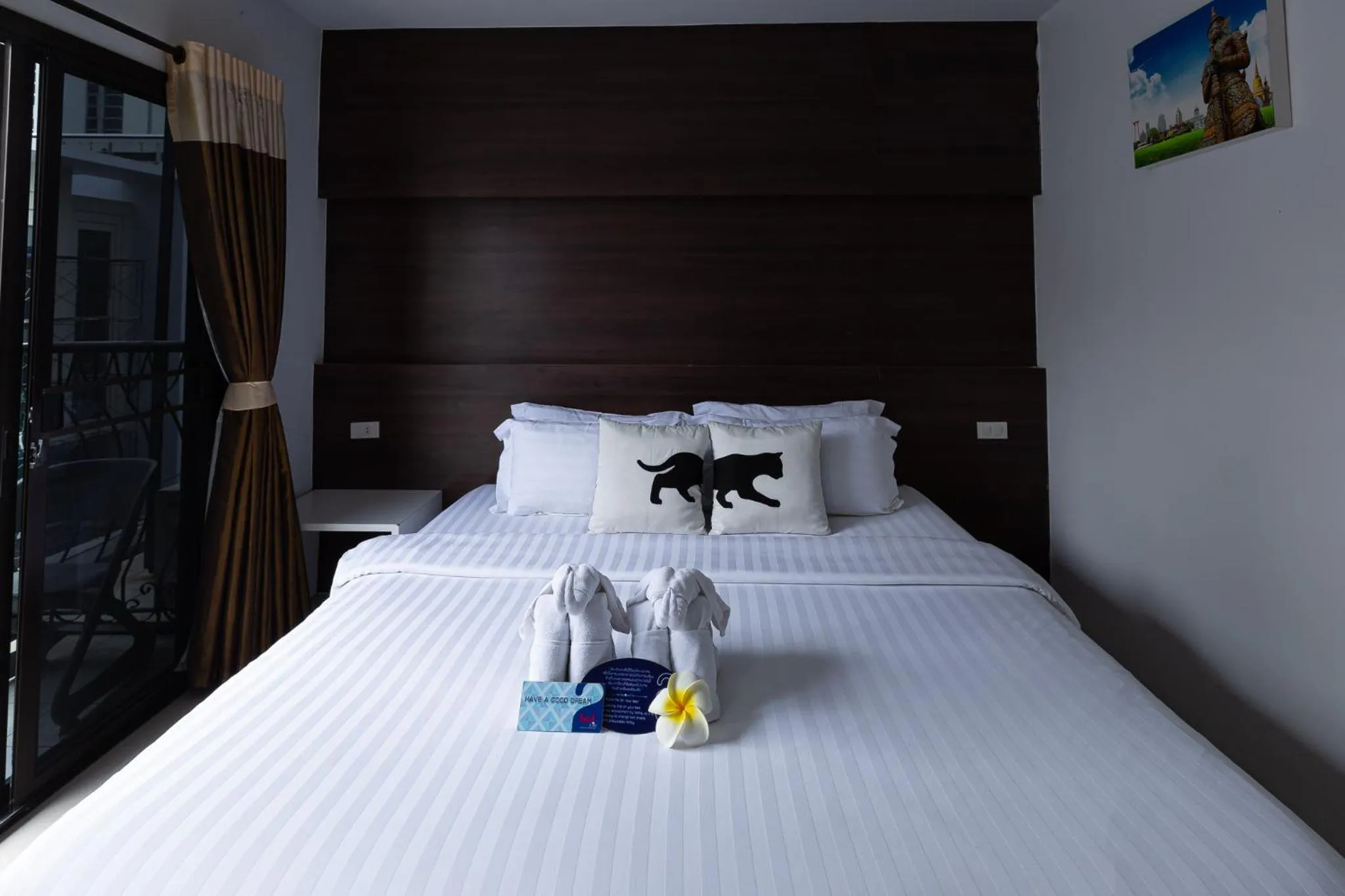 Bed in Bed By City Hotel