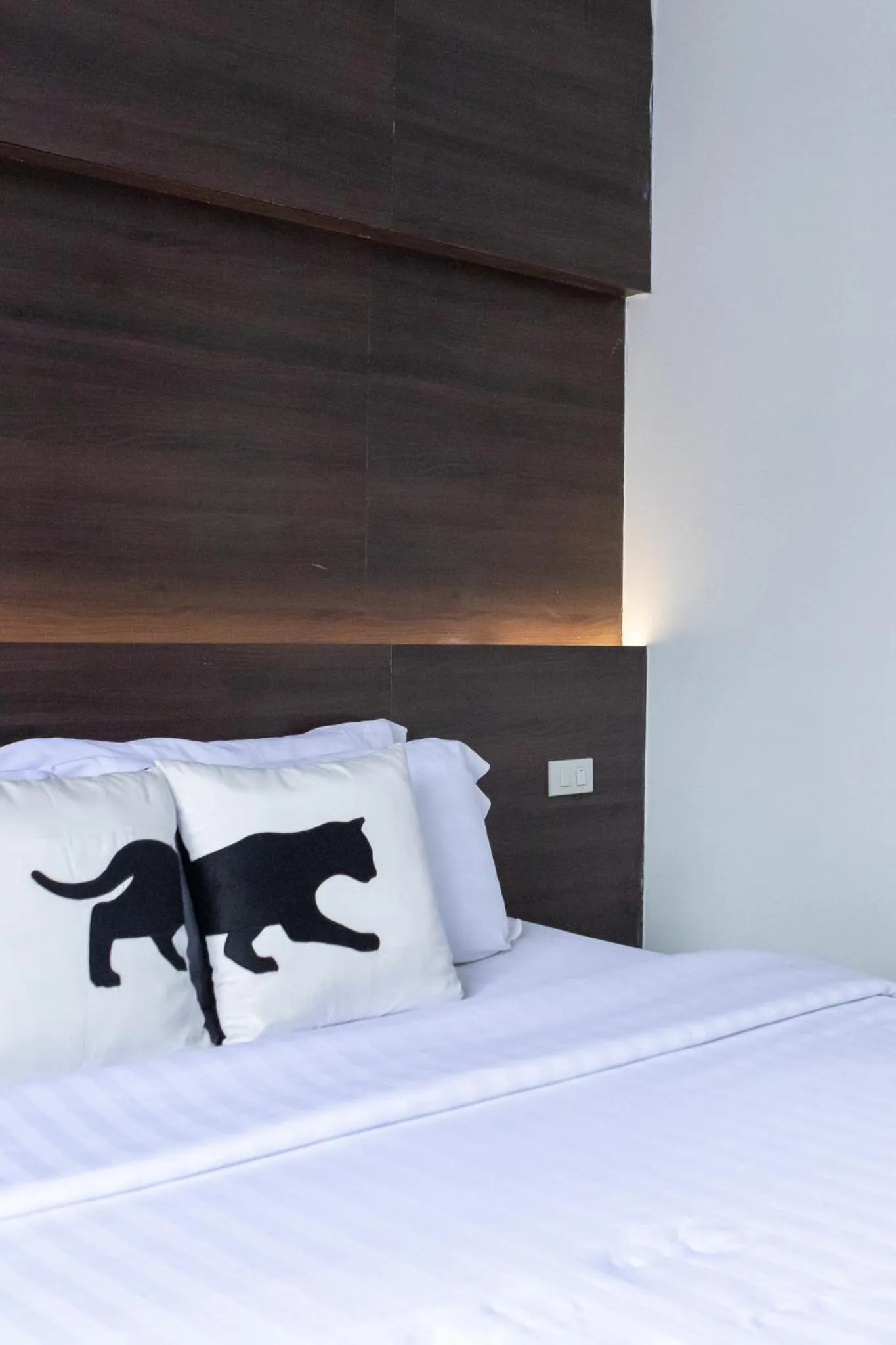 Bed in Bed By City Hotel