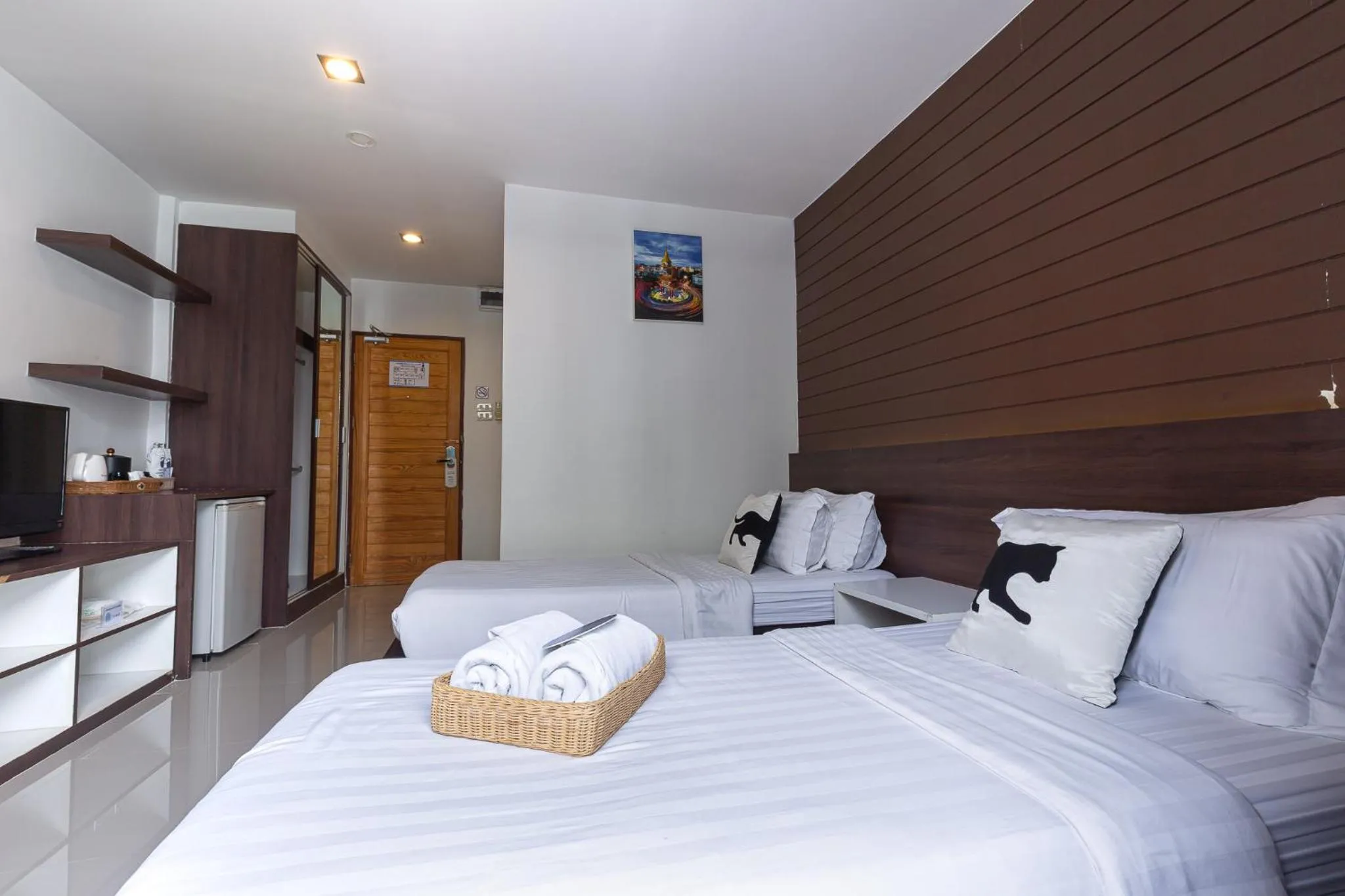 Bed in Bed By City Hotel