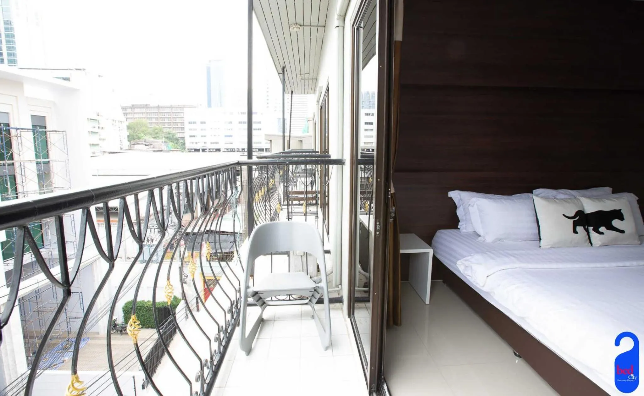 Balcony/Terrace, Bed in Bed By City Hotel