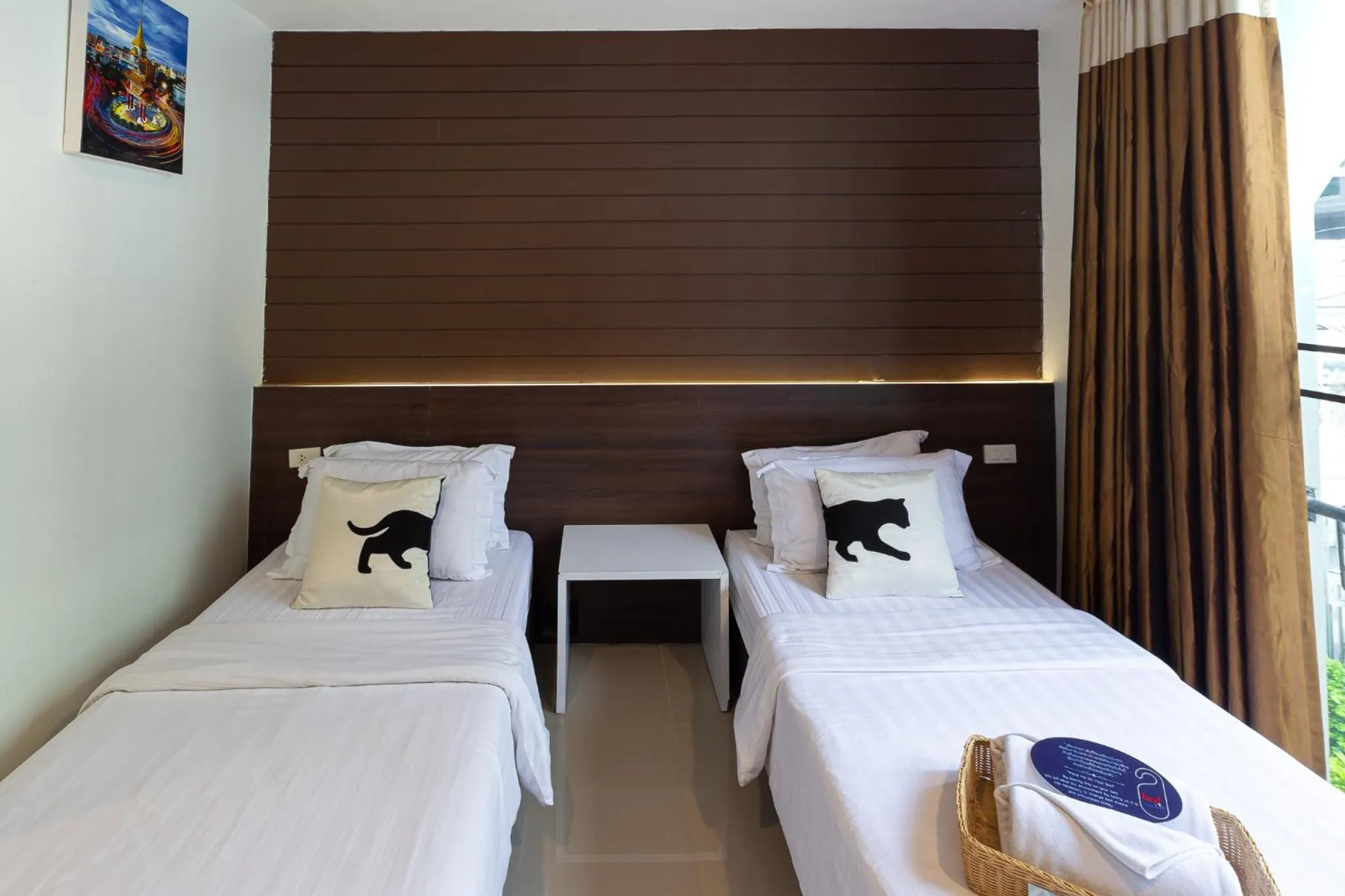 Bed in Bed By City Hotel