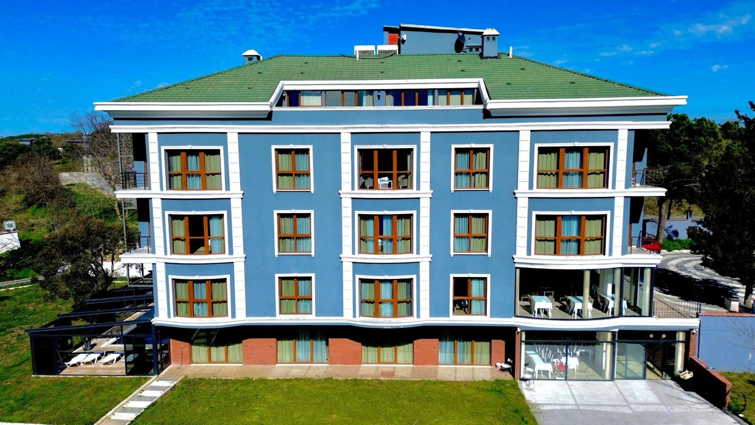 Property building in Green Roof Boutique Hotel & SPA Istanbul Airport